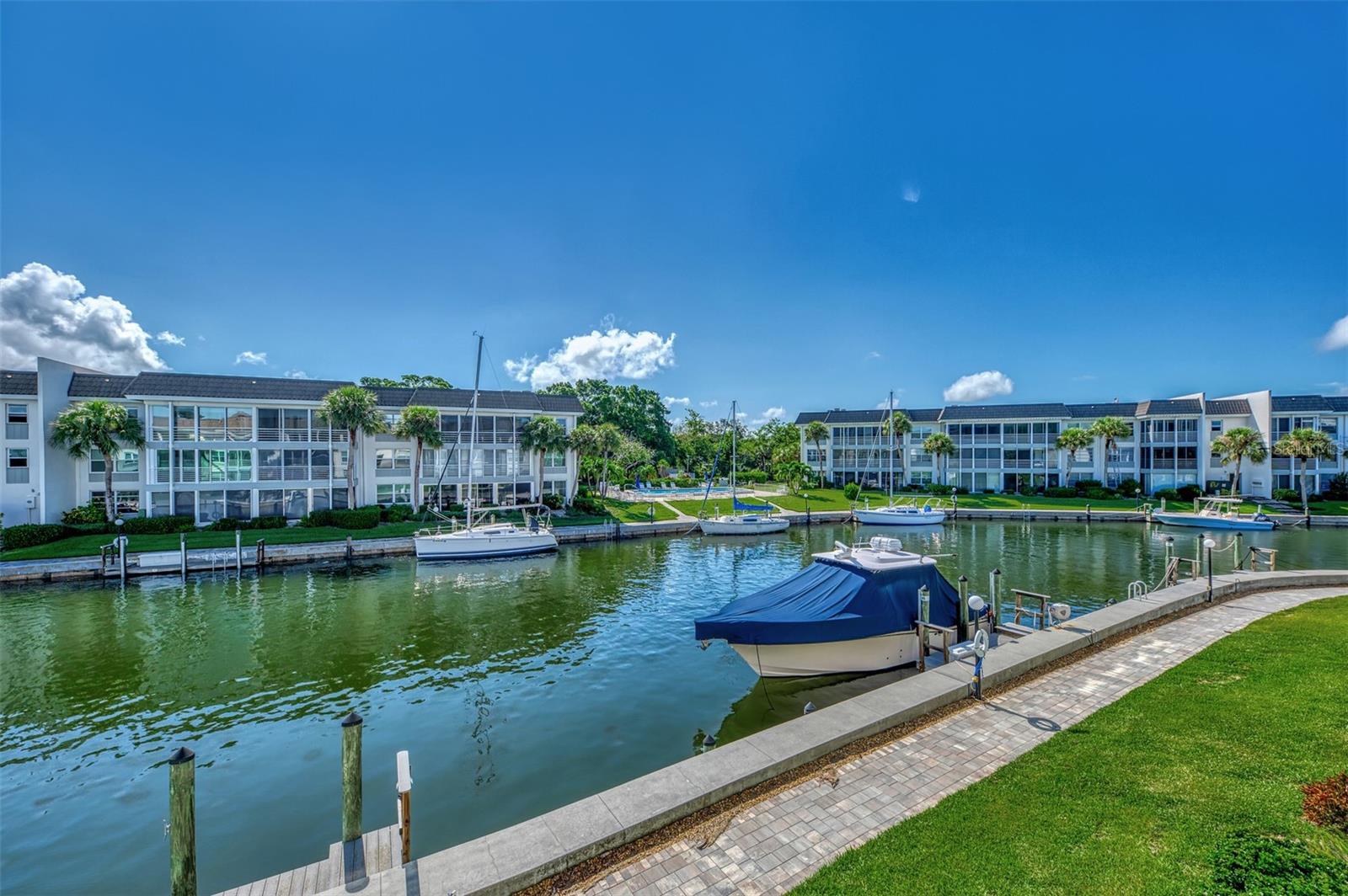 4410 EXETER DR #204, LONGBOAT KEY, FL, 34228