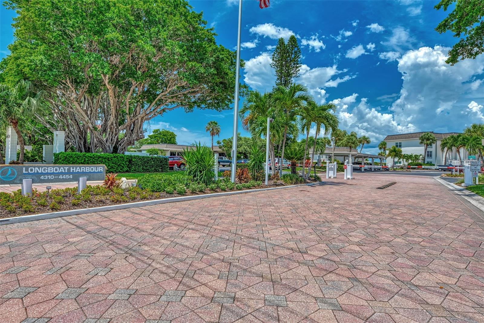 4410 EXETER DR #204, LONGBOAT KEY, FL, 34228