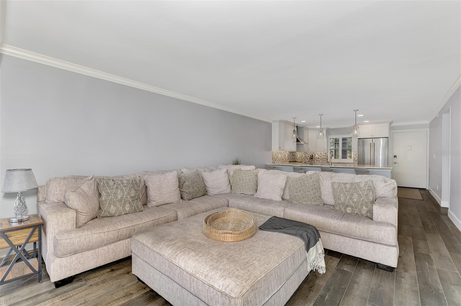 4410 EXETER DR #204, LONGBOAT KEY, FL, 34228