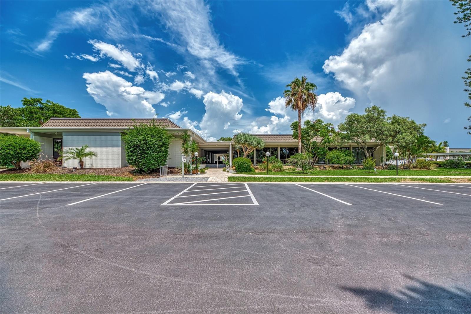 4410 EXETER DR #204, LONGBOAT KEY, FL, 34228