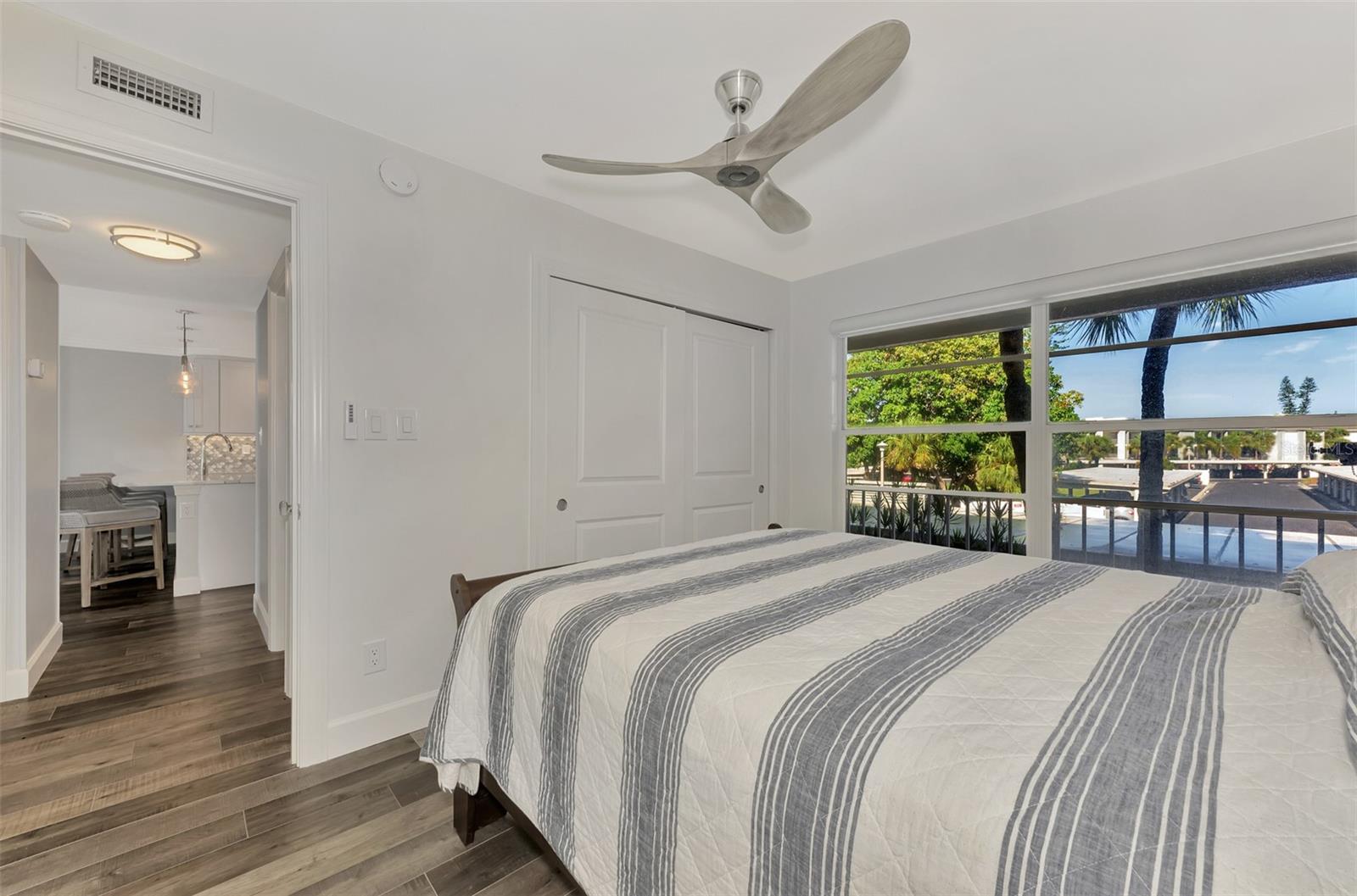 4410 EXETER DR #204, LONGBOAT KEY, FL, 34228