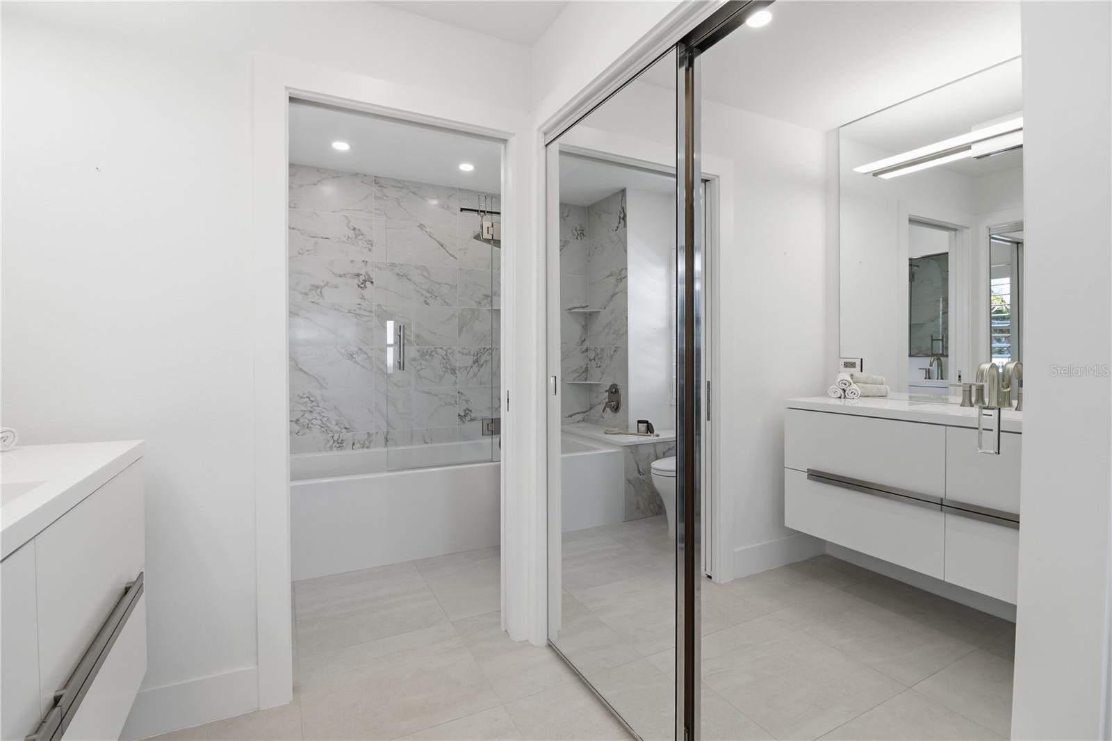 226 GOLDEN GATE PT #34, SARASOTA, FL, 34236