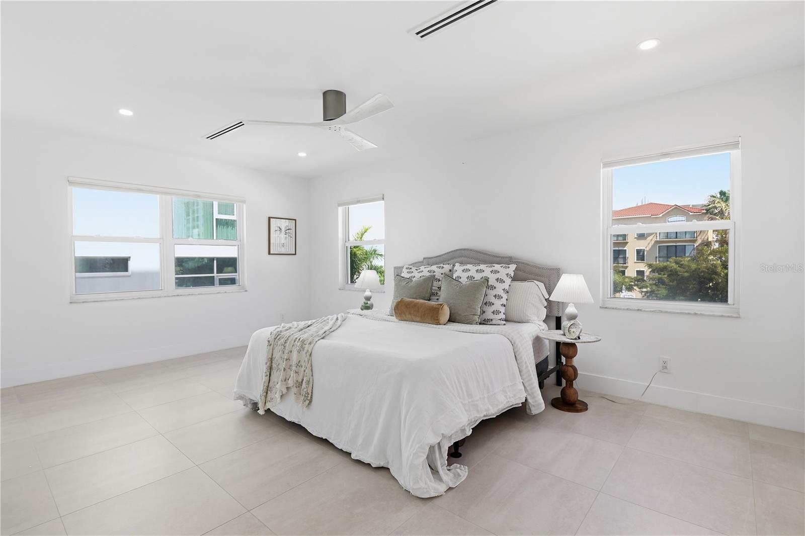 226 GOLDEN GATE PT #34, SARASOTA, FL, 34236