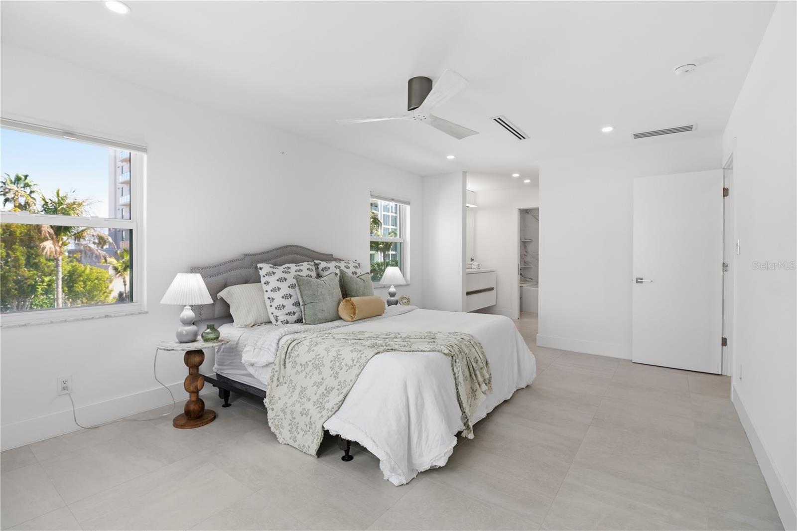226 GOLDEN GATE PT #34, SARASOTA, FL, 34236