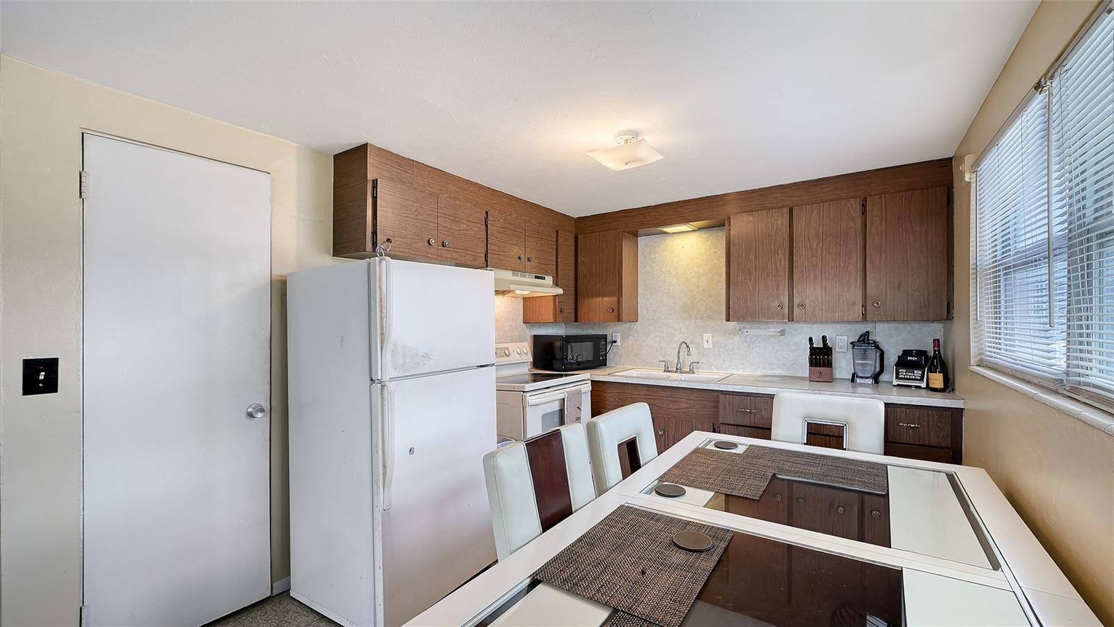 1860 7TH ST, SARASOTA, FL, 34236