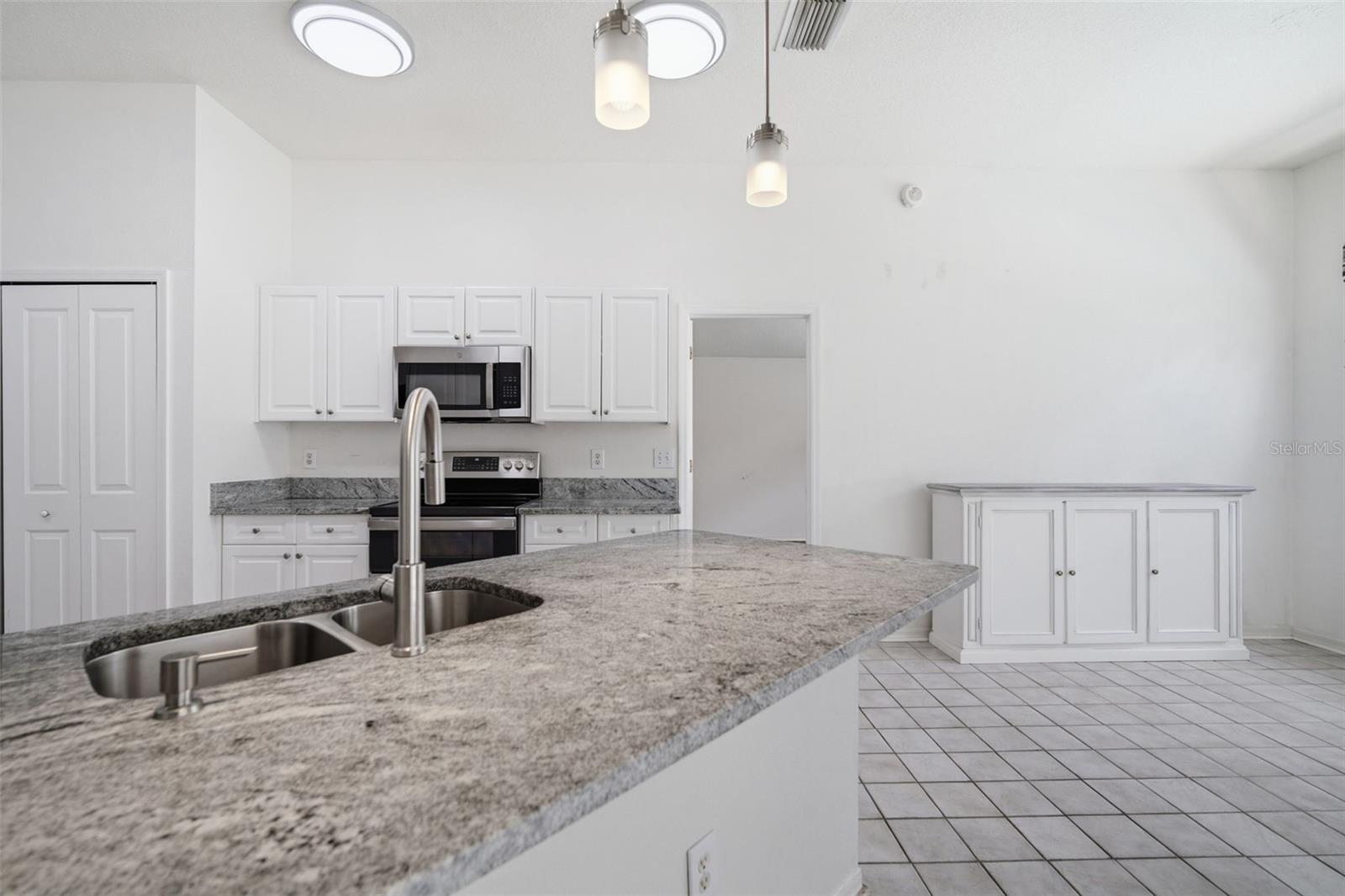 WYNDHAM LAKES PH 2, ODESSA, FL, 33556