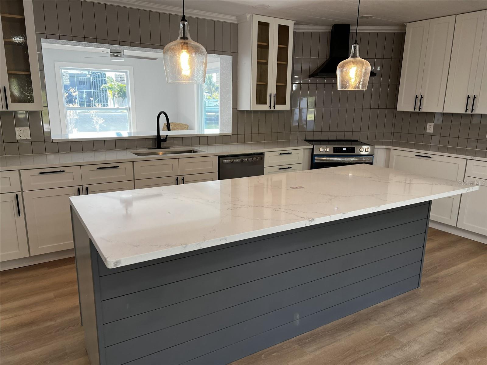 403 28TH ST, HOLMES BEACH, FL, 34217