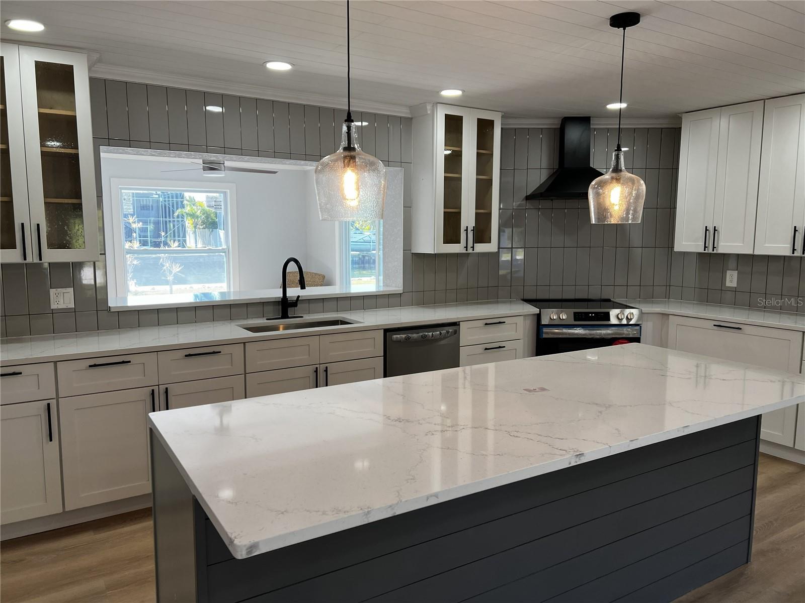 403 28TH ST, HOLMES BEACH, FL, 34217