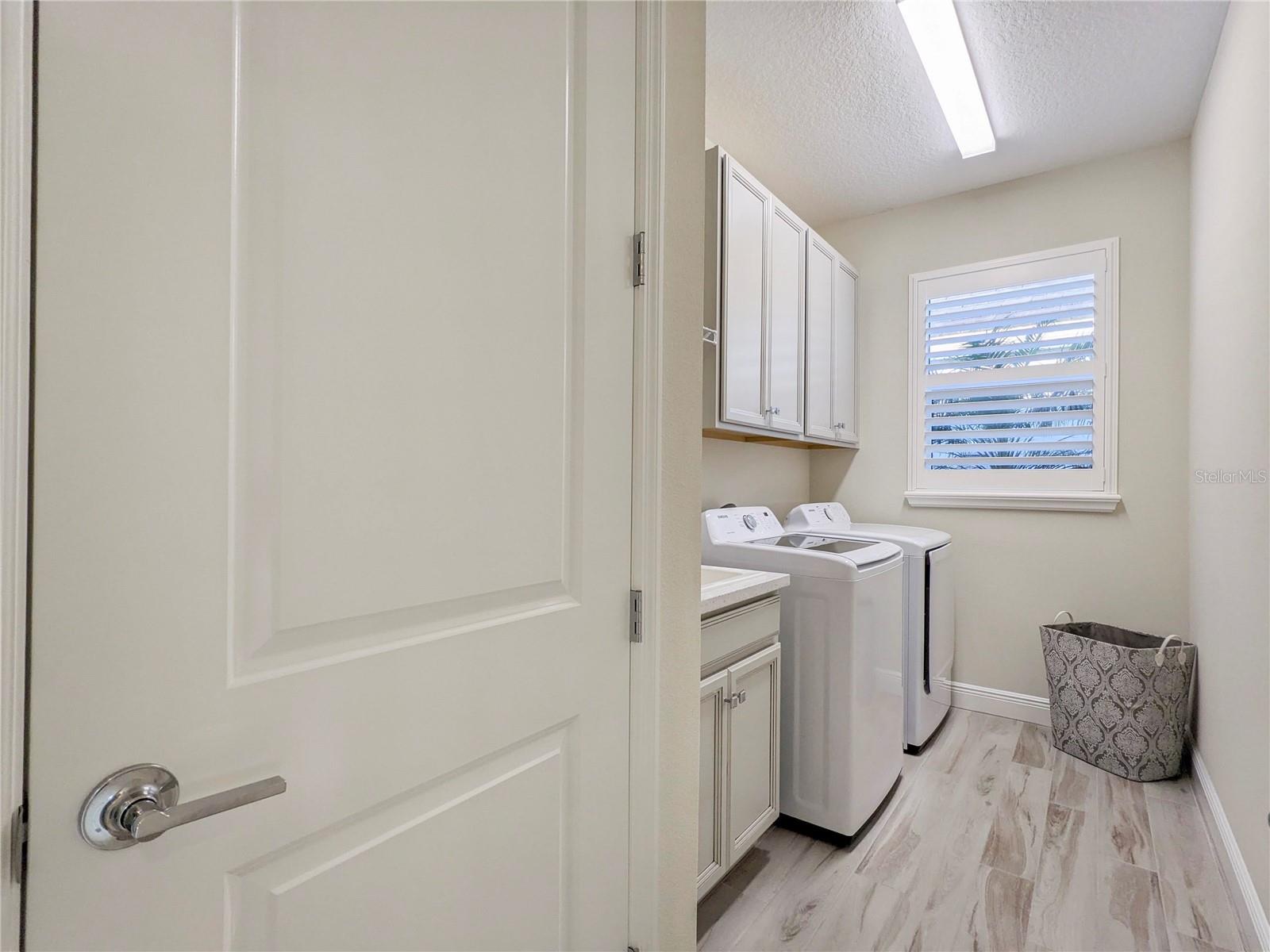 1045 CROSSWIND AVE, SARASOTA, FL, 34240