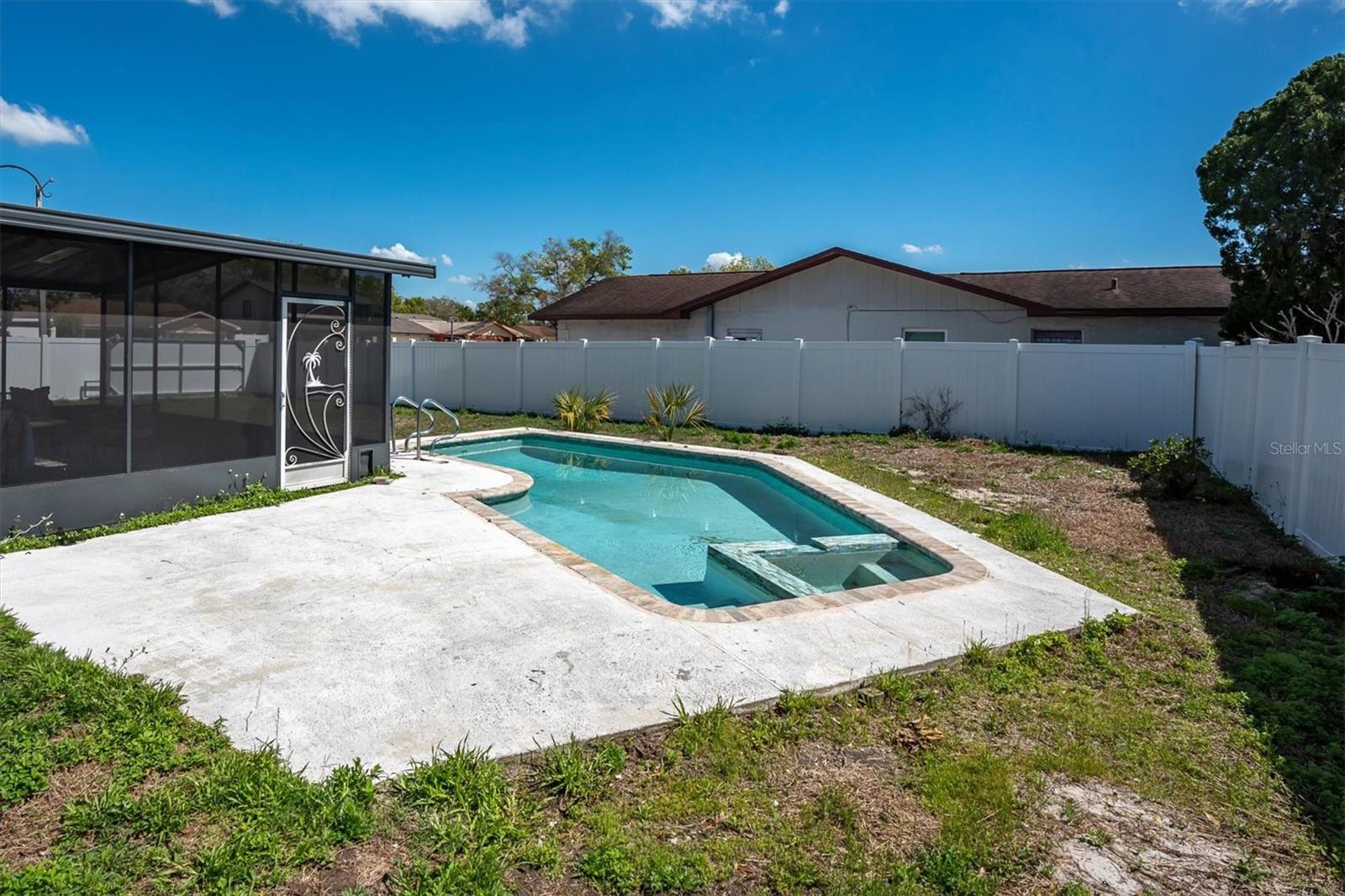 7602 WINGING WAY DR, TAMPA, FL, 33615