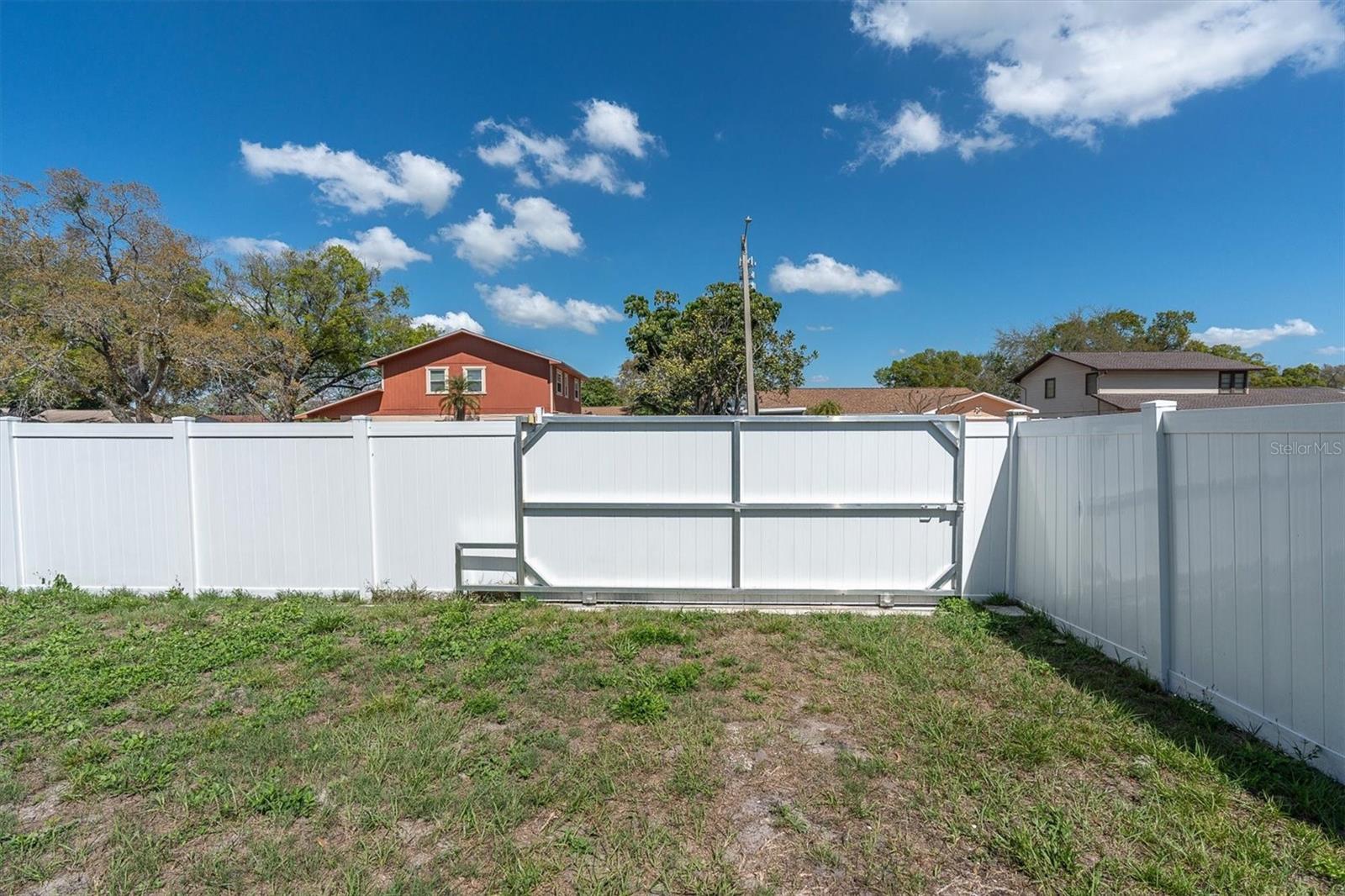 7602 WINGING WAY DR, TAMPA, FL, 33615