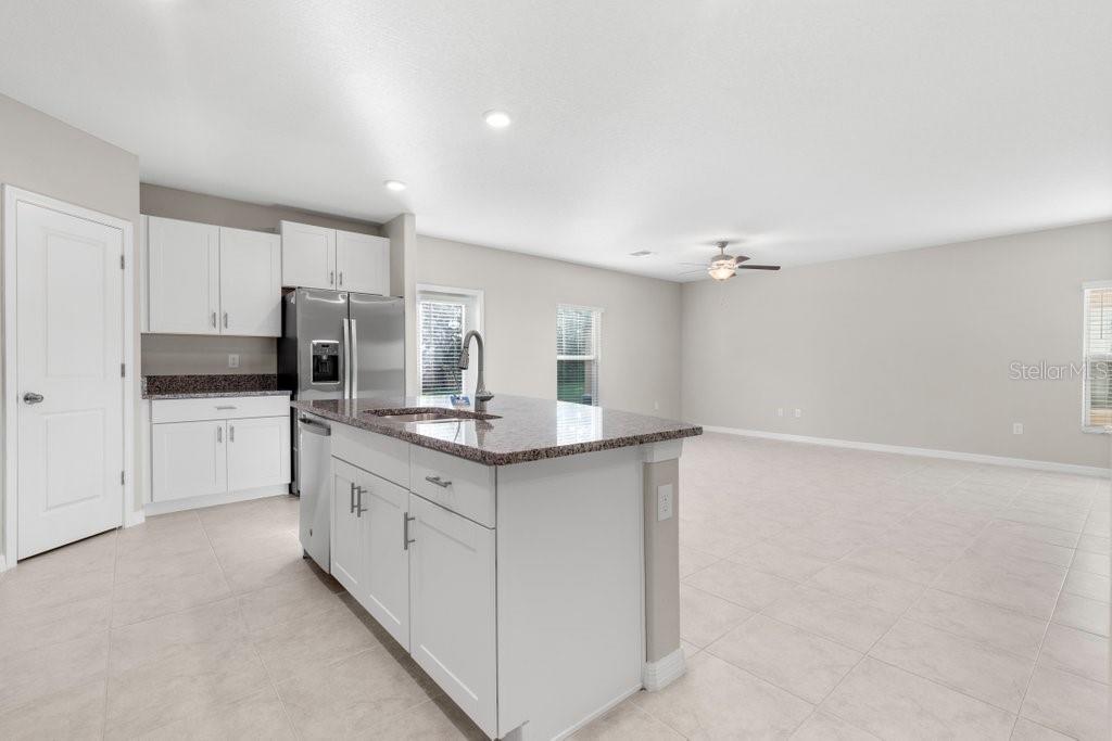 5245 WHITE CHICORY DR, APOLLO BEACH, FL, 33572