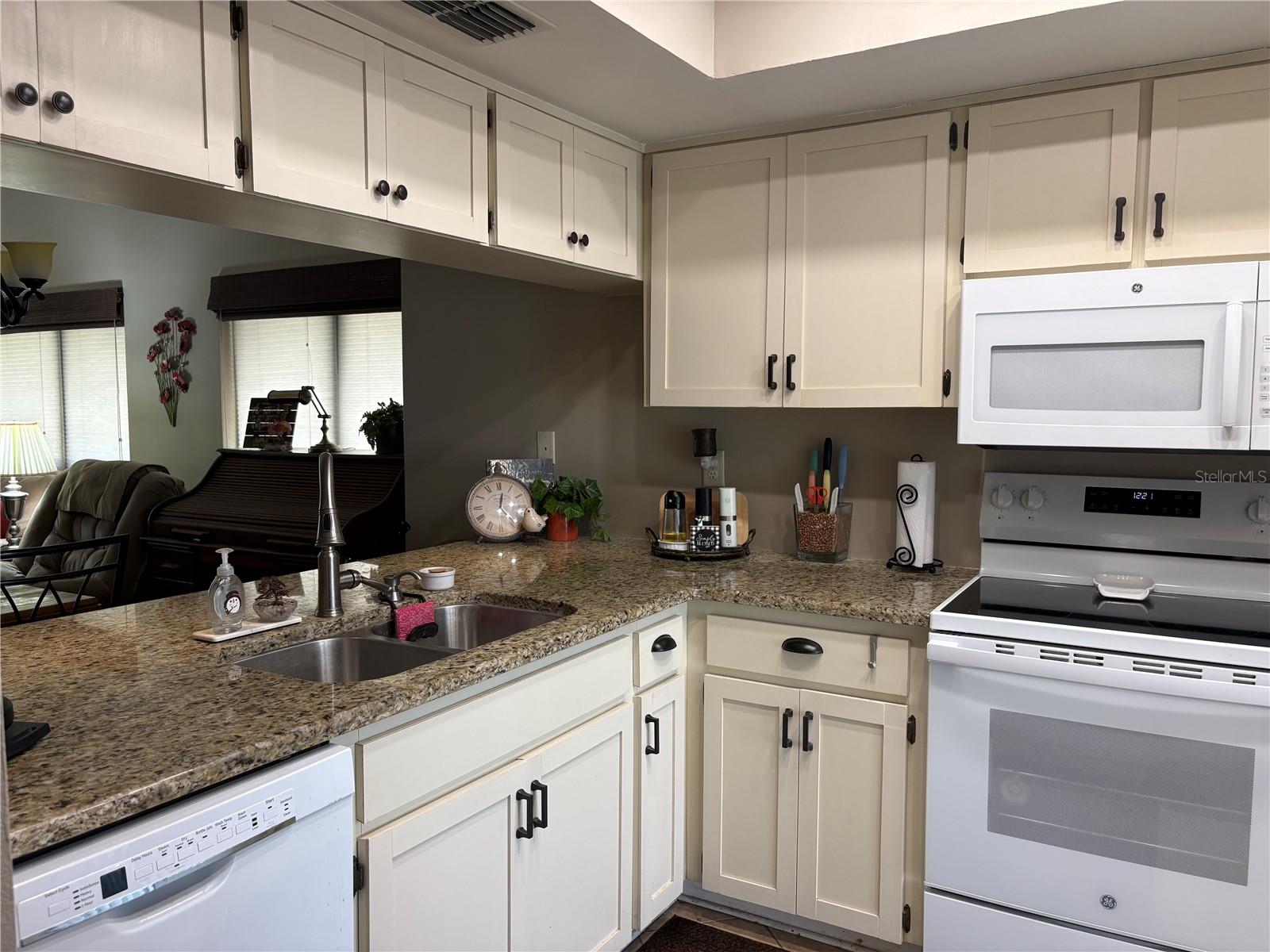 811 OAK PARK PL, BRANDON, FL, 33511