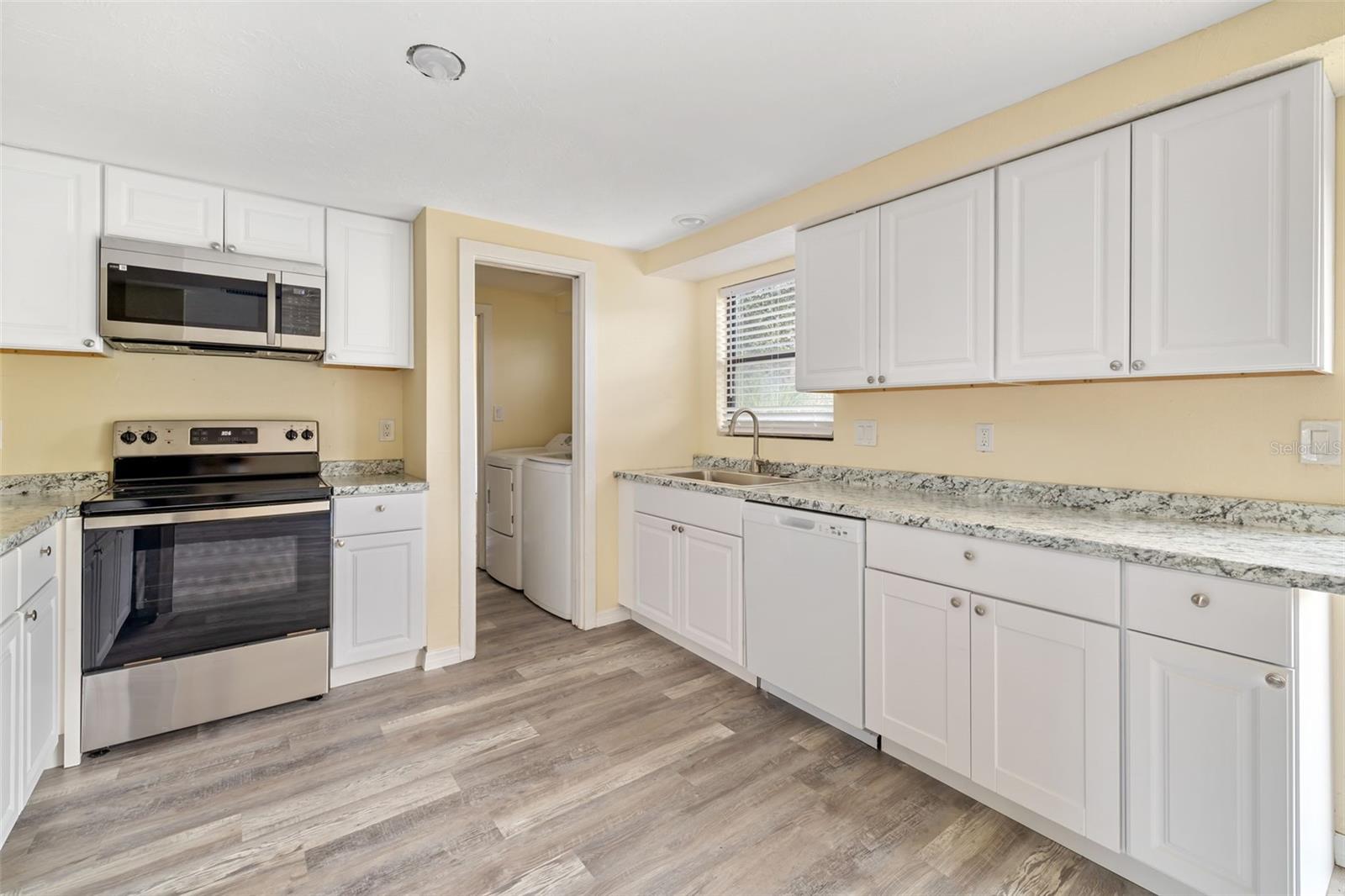 2004 WOOD HOLLOW PL, SARASOTA, FL, 34235