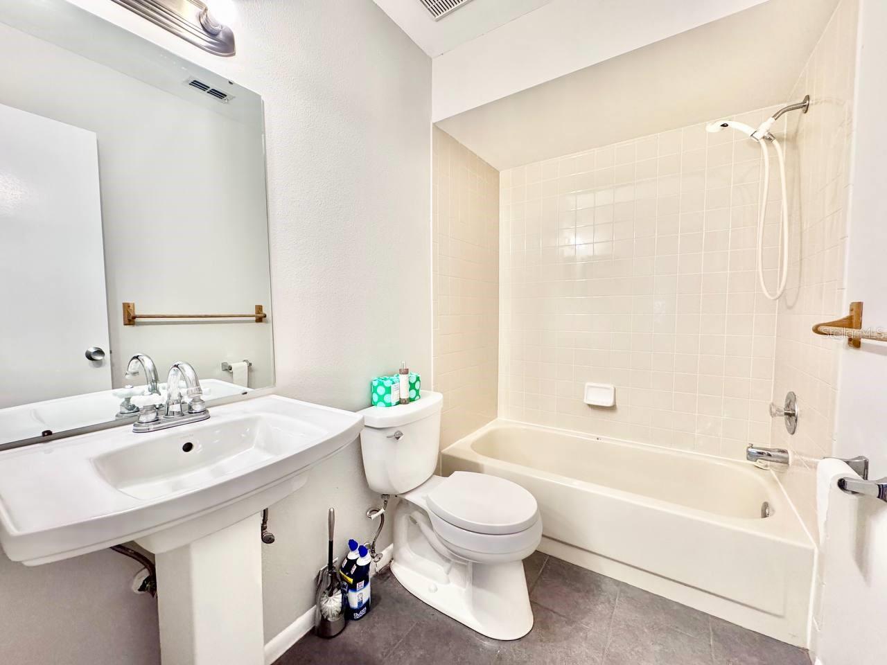 5124 GAINSVILLE DR, TEMPLE TERRACE, FL, 33617