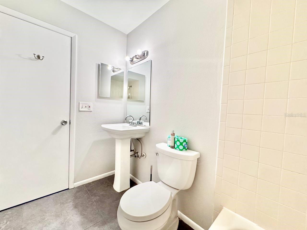 5124 GAINSVILLE DR, TEMPLE TERRACE, FL, 33617