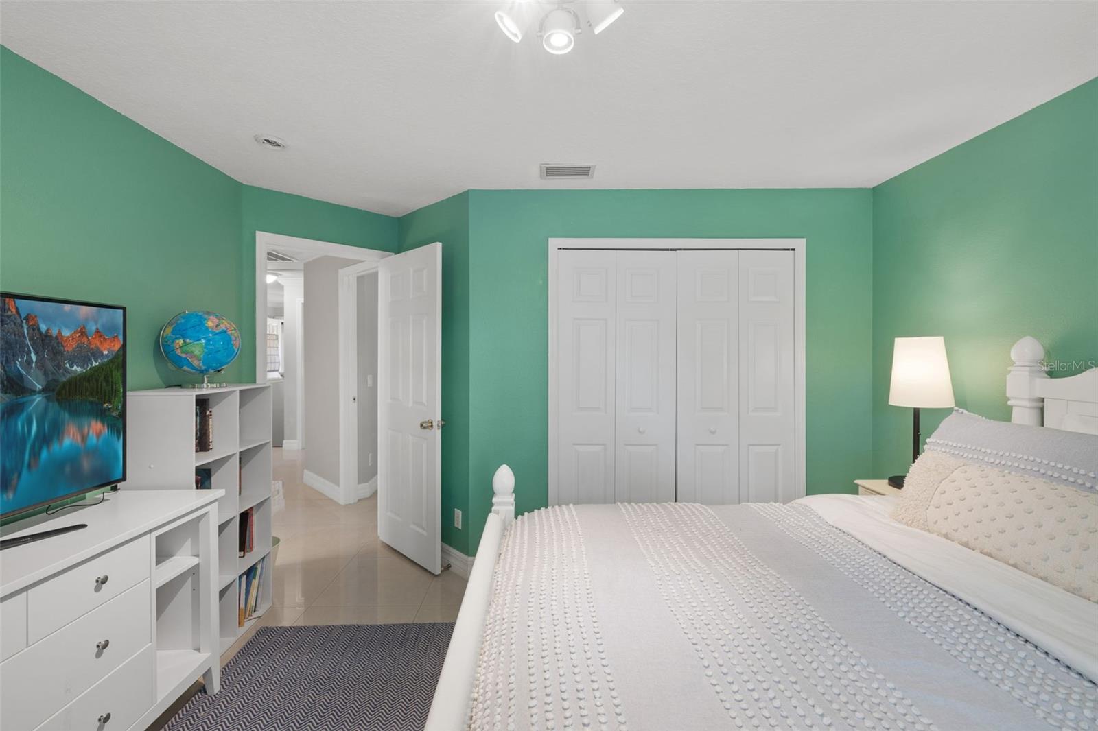 1804 W ERNA DR, TAMPA, FL, 33603