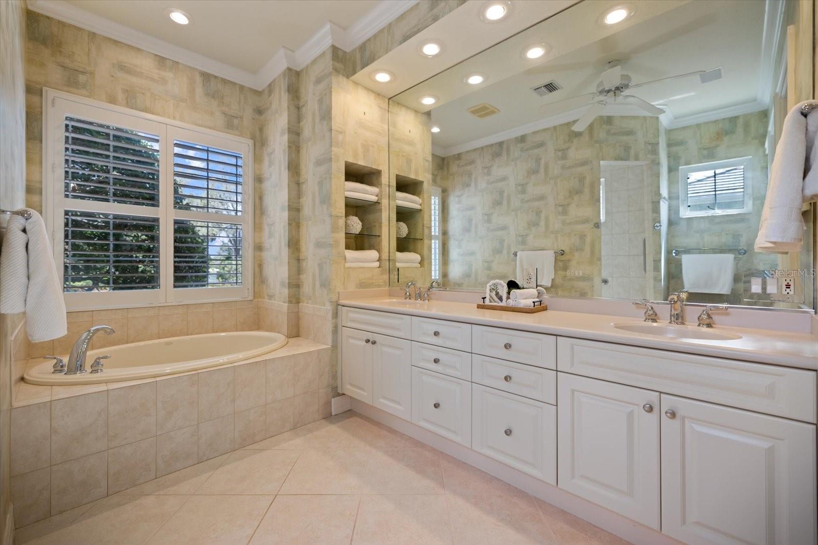 17 N CAYMAN ISLES BLVD, ENGLEWOOD, FL, 34223