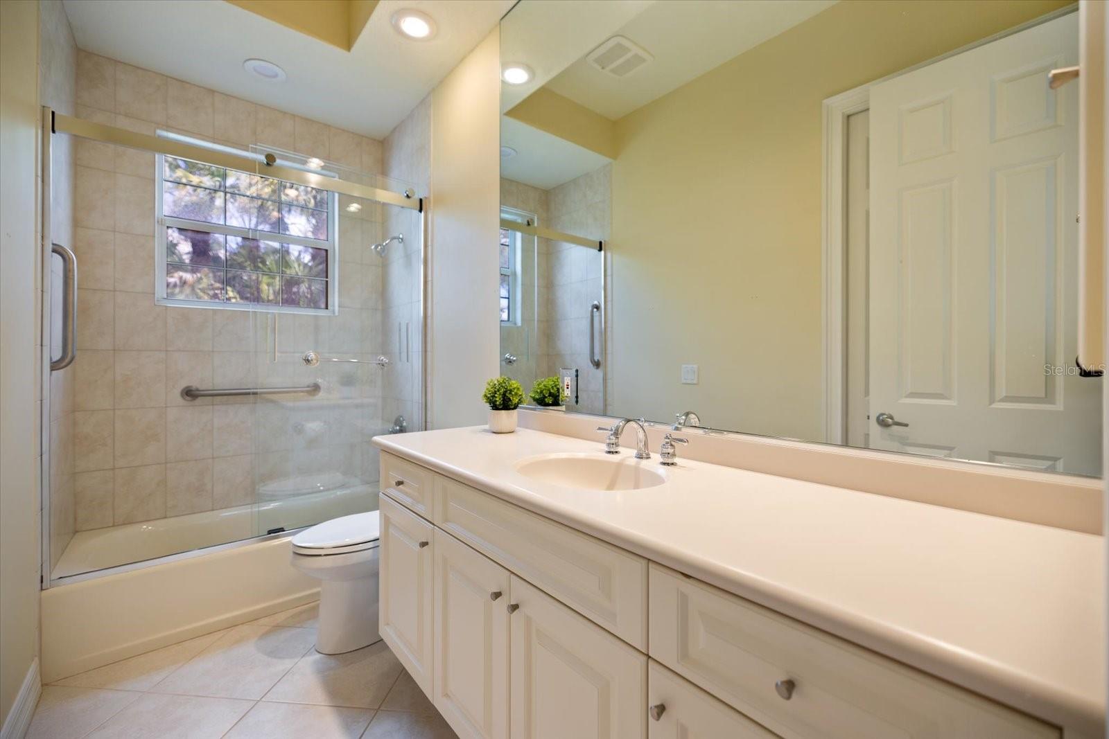 17 N CAYMAN ISLES BLVD, ENGLEWOOD, FL, 34223