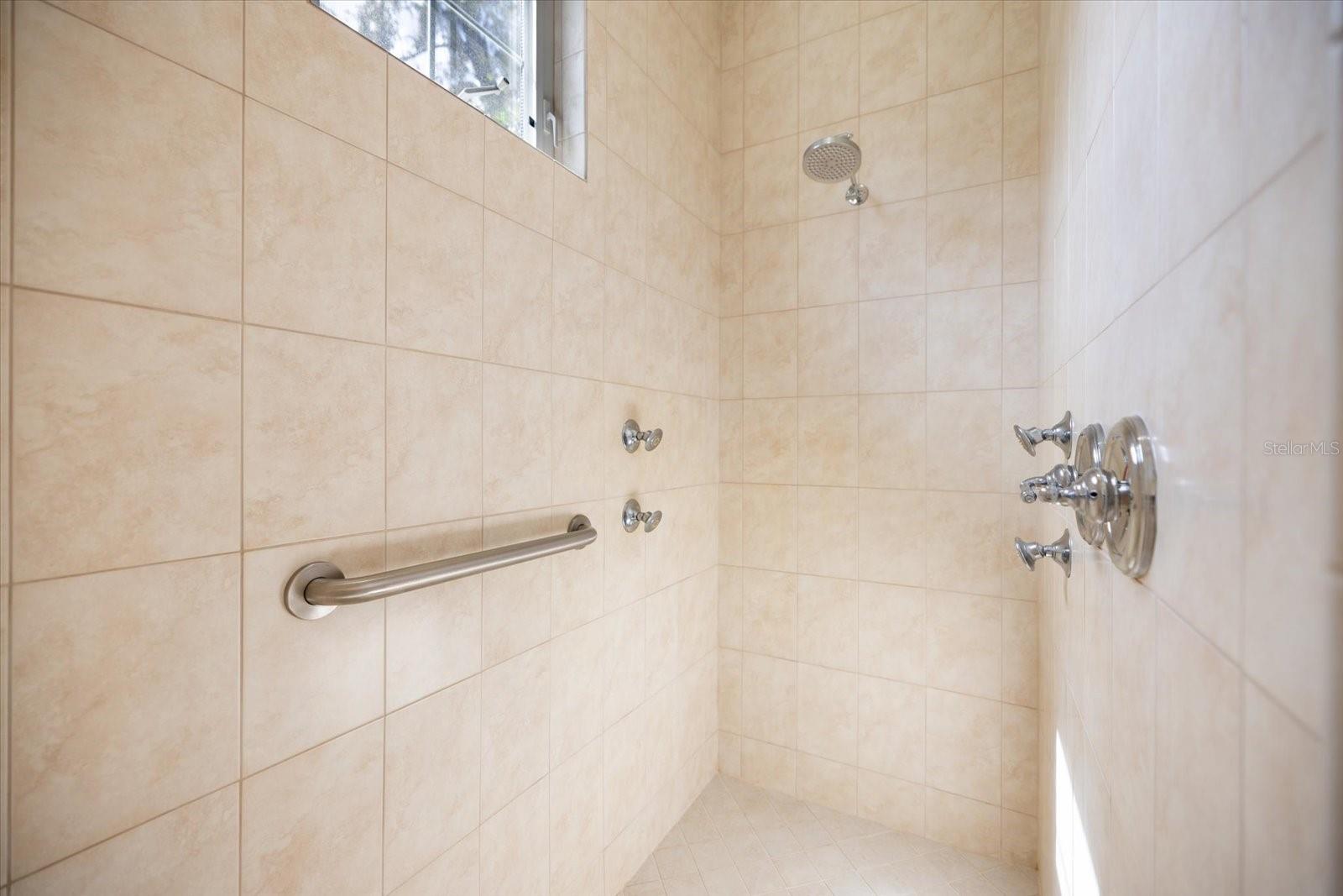 17 N CAYMAN ISLES BLVD, ENGLEWOOD, FL, 34223