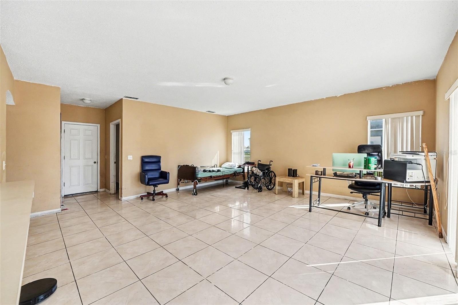 208 CIMARRON DR, KISSIMMEE, FL, 34759