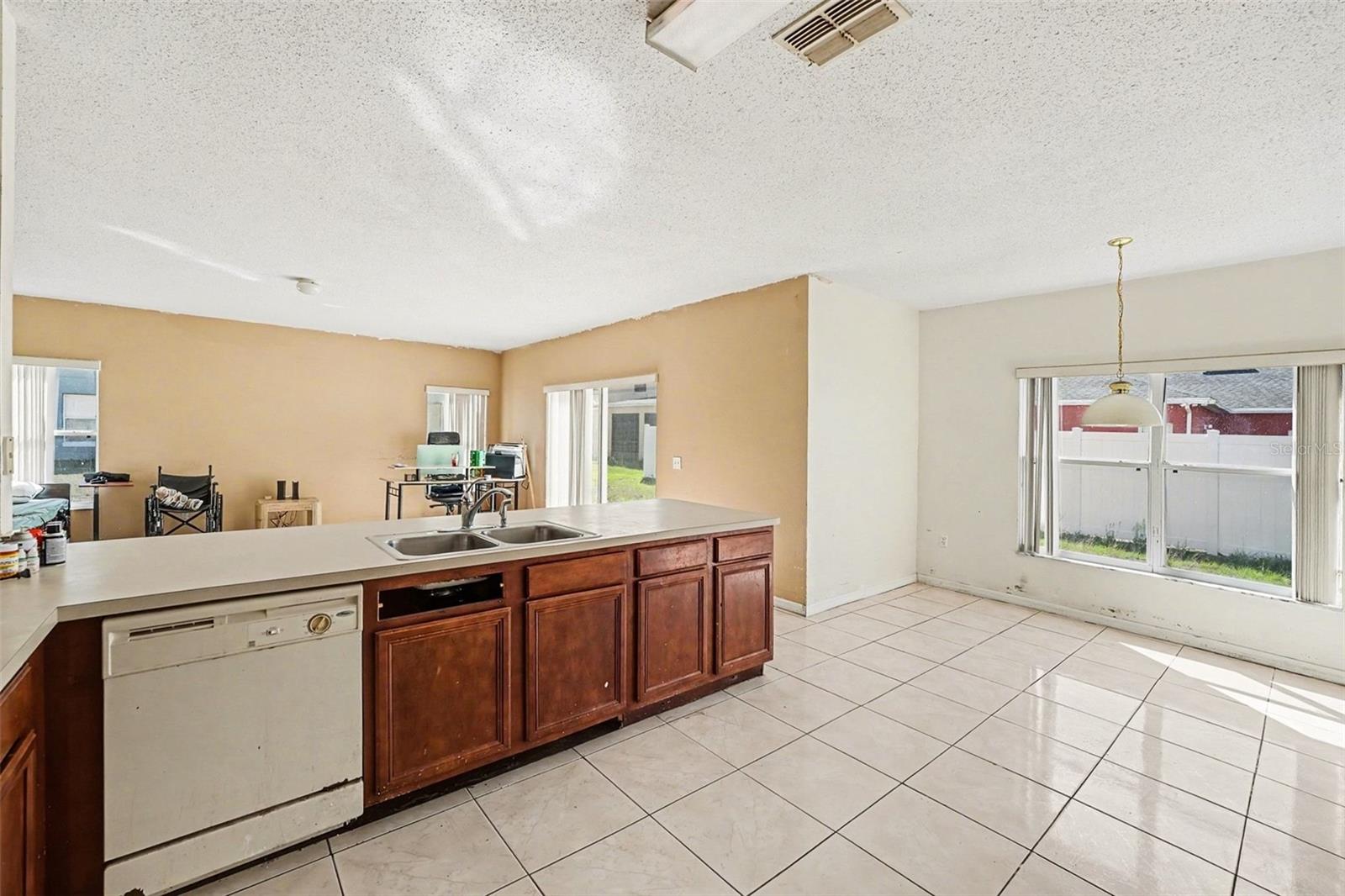 208 CIMARRON DR, KISSIMMEE, FL, 34759