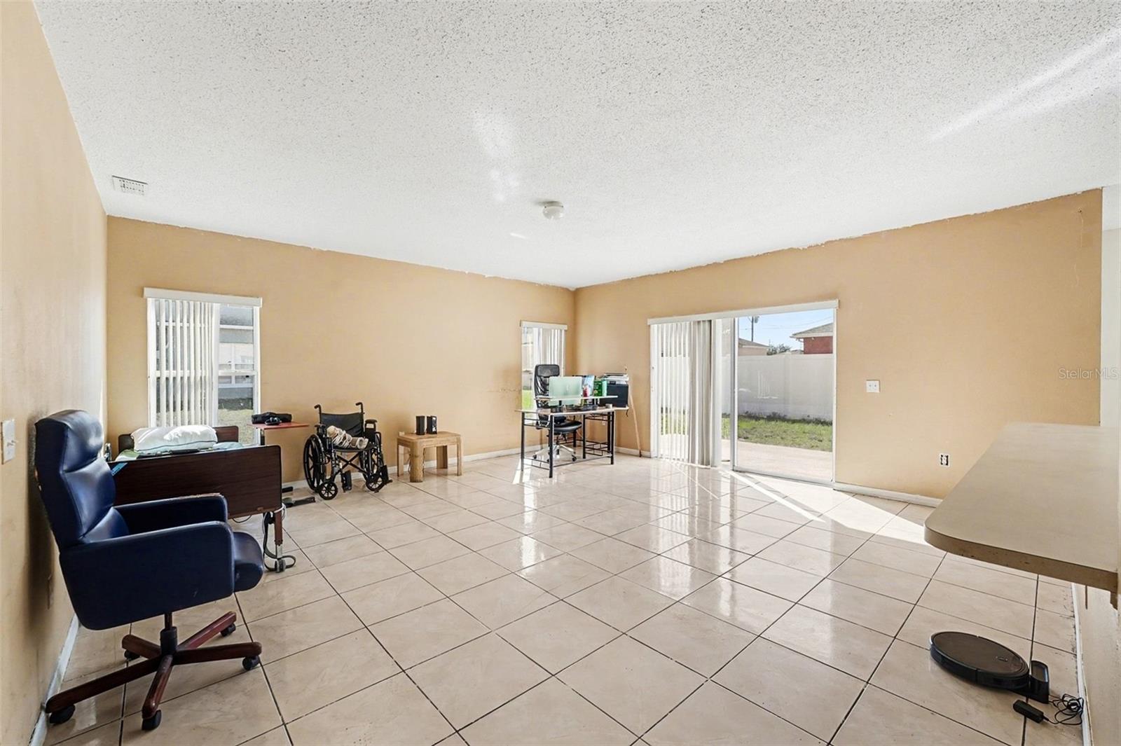 208 CIMARRON DR, KISSIMMEE, FL, 34759
