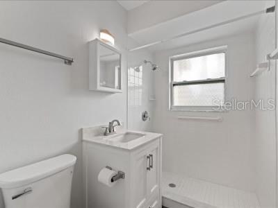 240 COLONIA LN E #lower, NOKOMIS, FL, 34275