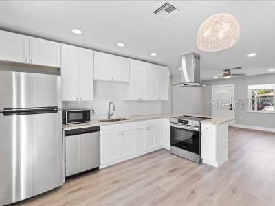 240 COLONIA LN E #lower, NOKOMIS, FL, 34275