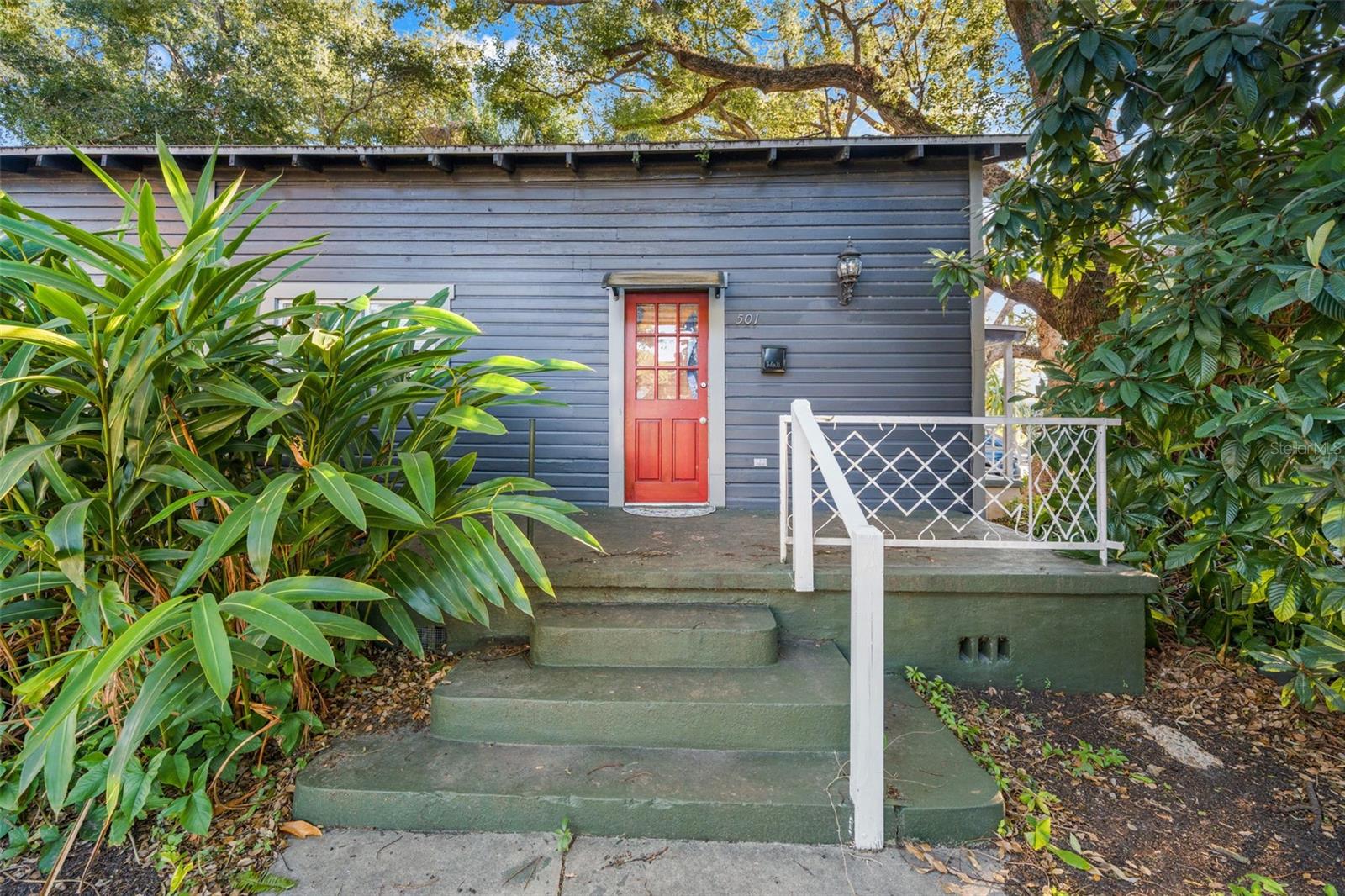 North unit facing Floribraska Ave