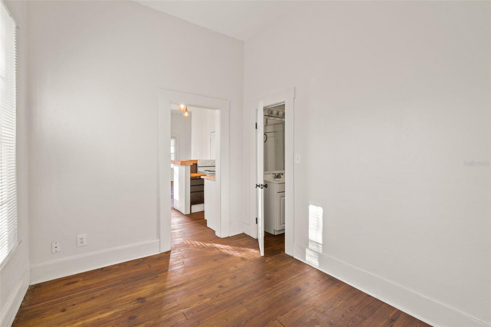 Bedroom w/entry to bathroom