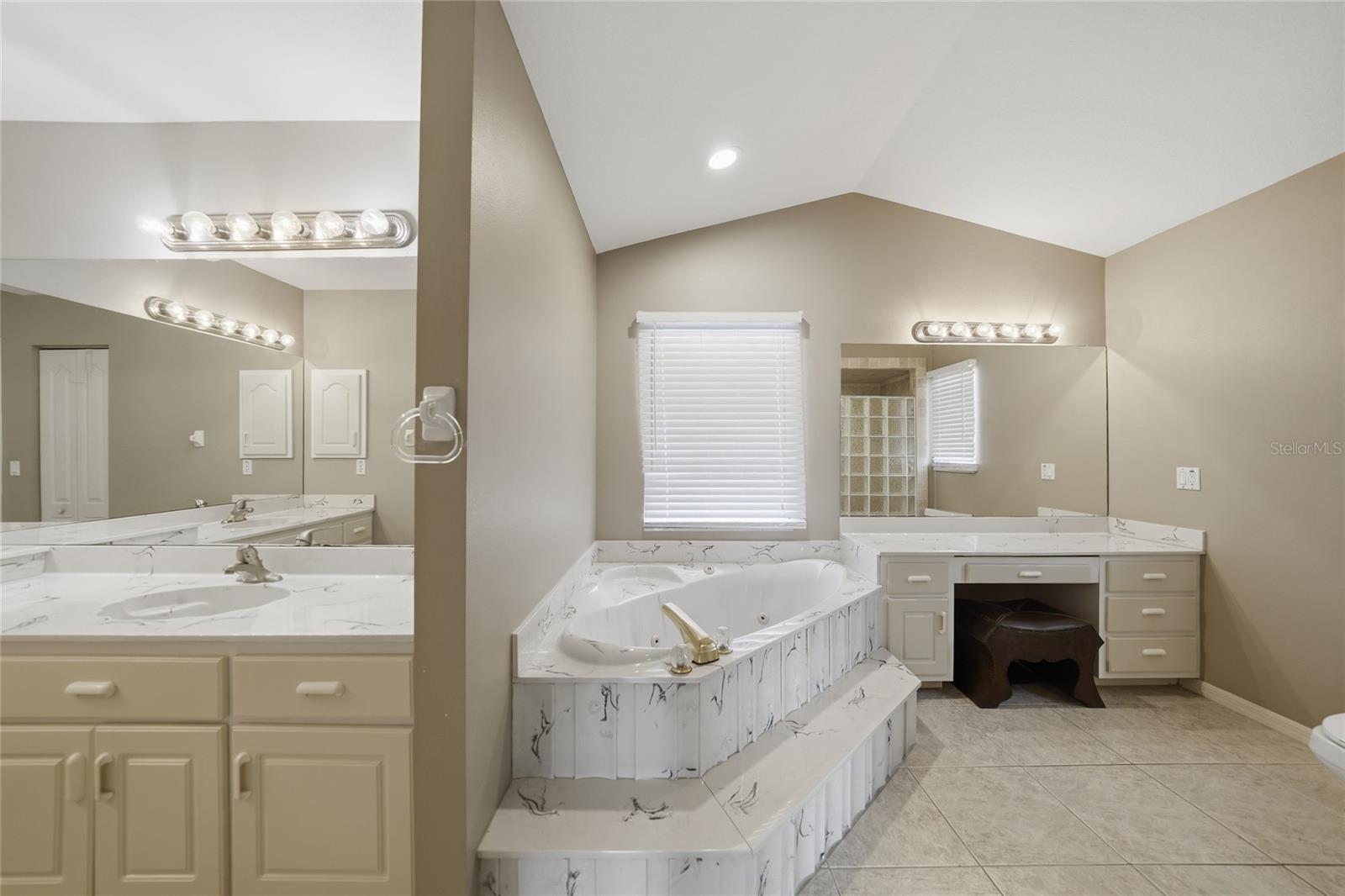 3158 LAKE VIEW BLVD, PORT CHARLOTTE, FL, 33948