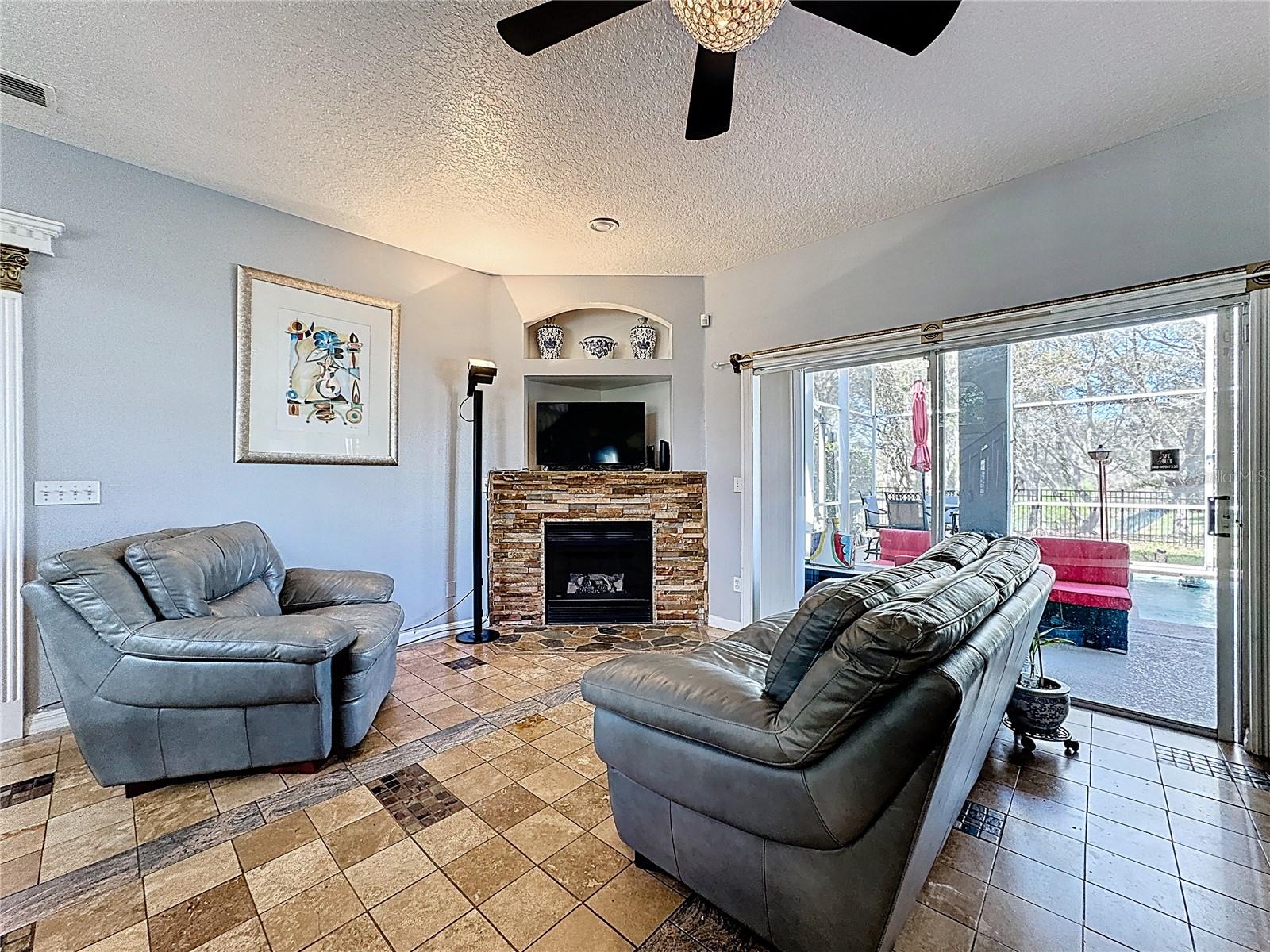 2048 APPLEGATE DR, OCOEE, FL, 34761