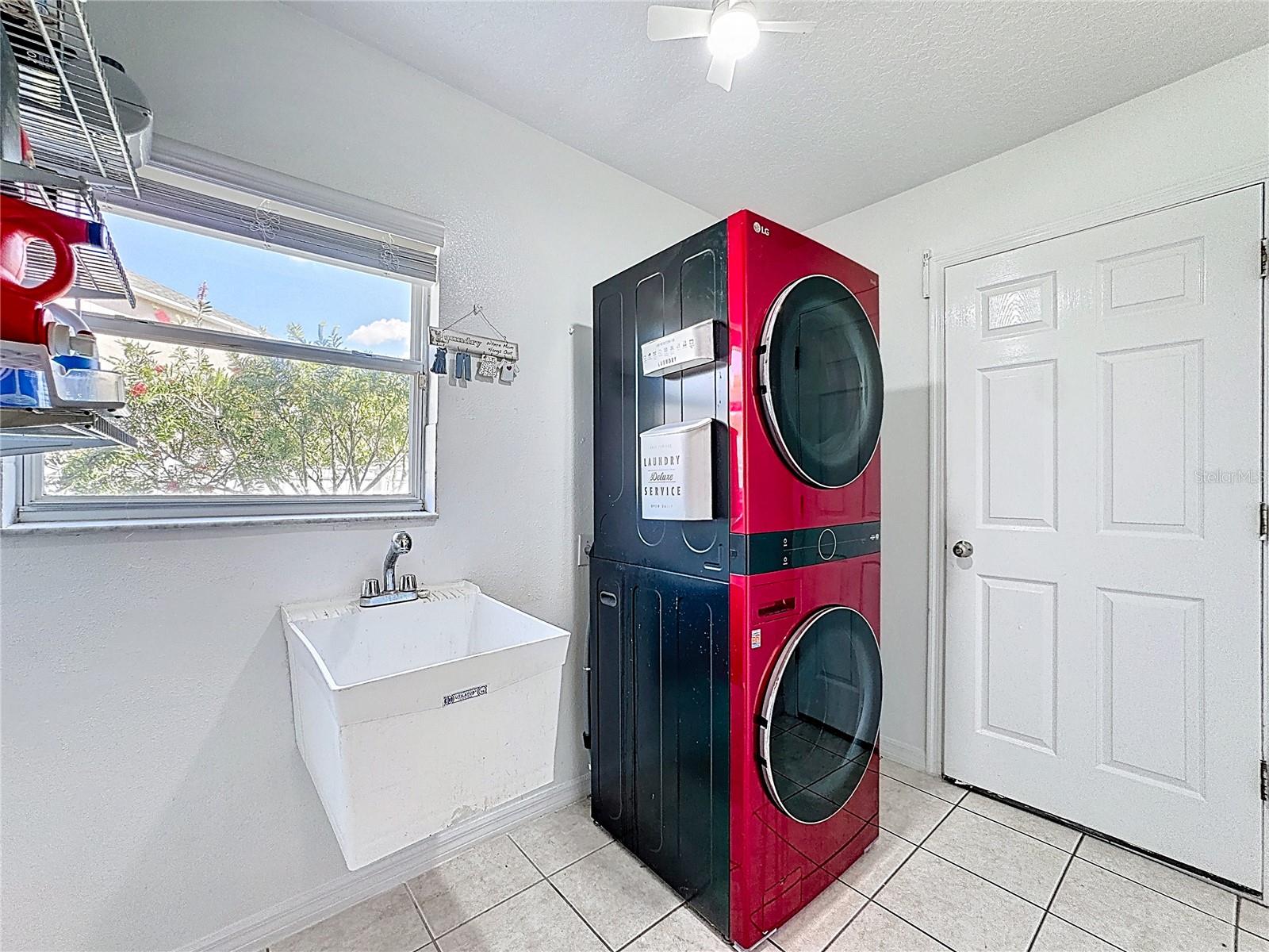 2048 APPLEGATE DR, OCOEE, FL, 34761