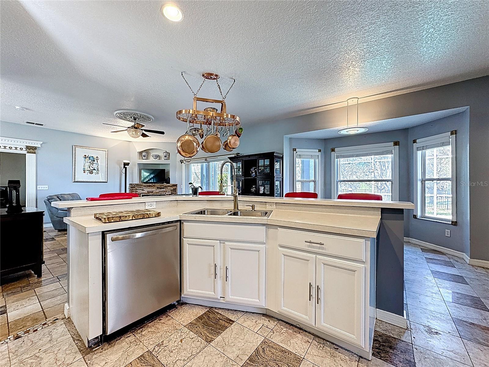 2048 APPLEGATE DR, OCOEE, FL, 34761