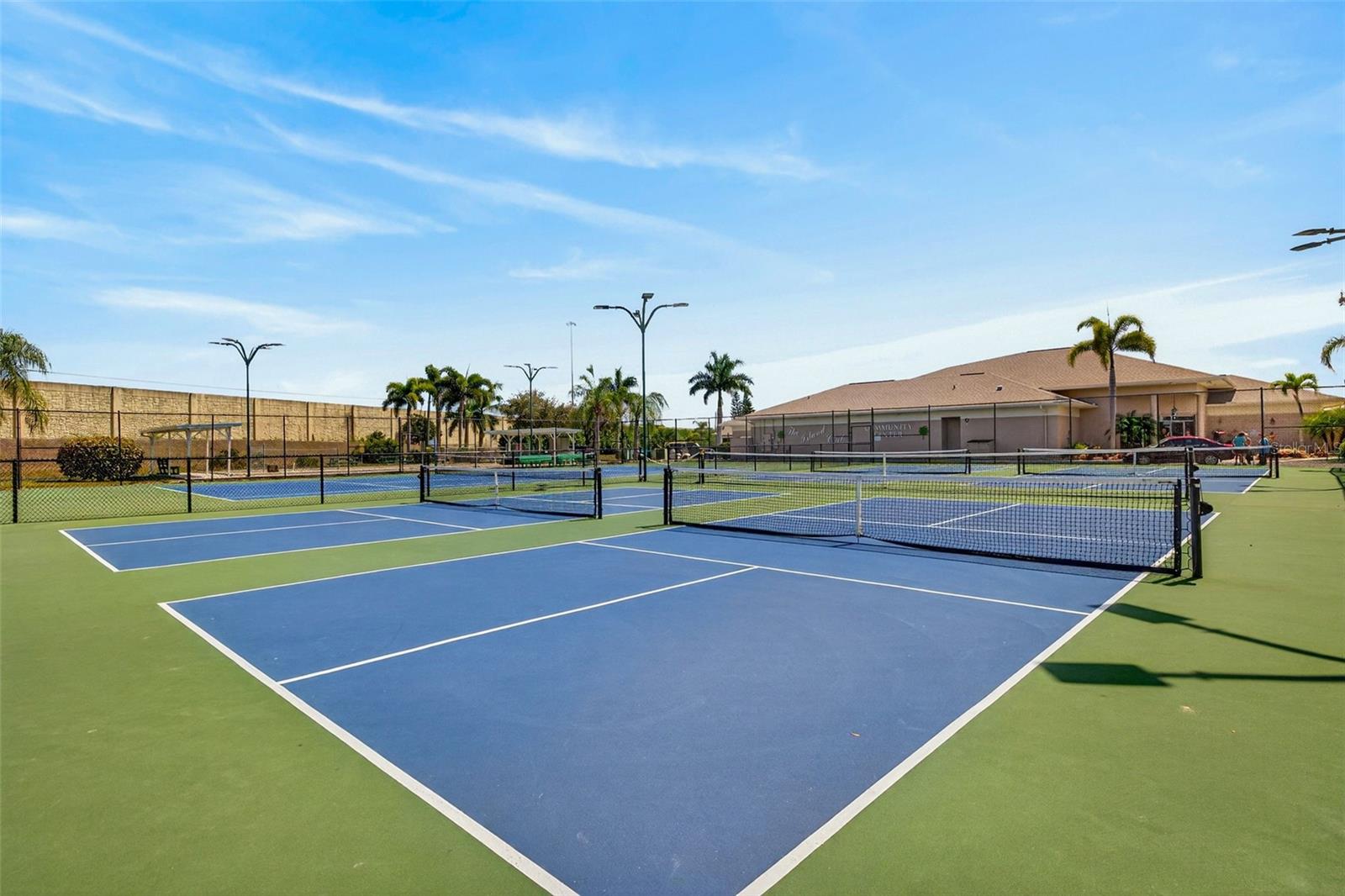 10720 PARROT COVE CIR, ESTERO, FL, 33928