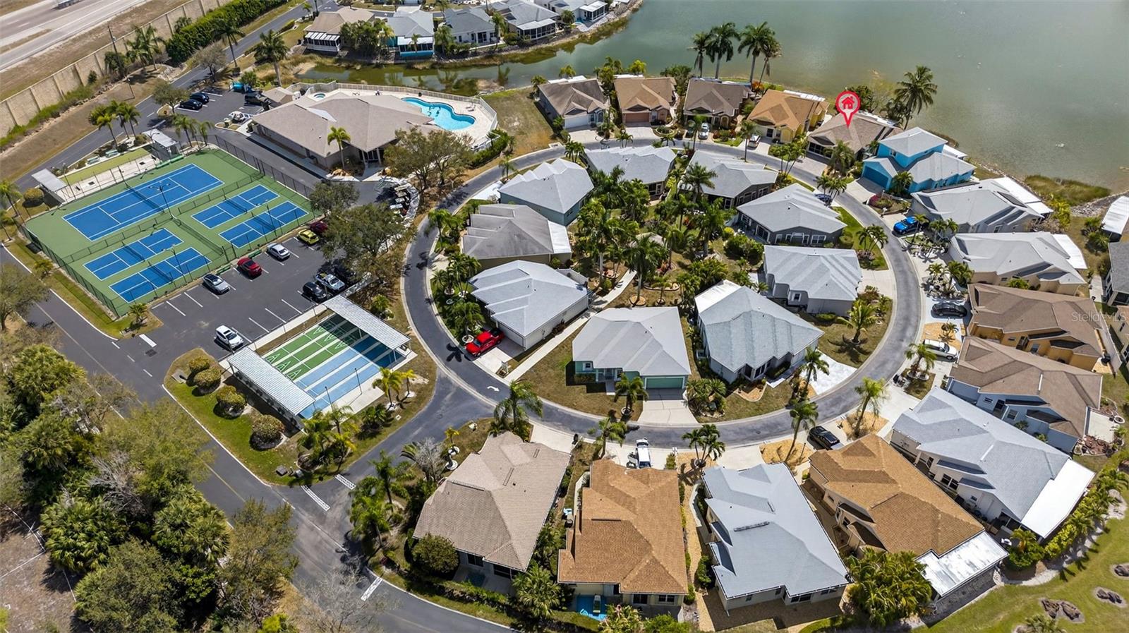 10720 PARROT COVE CIR, ESTERO, FL, 33928