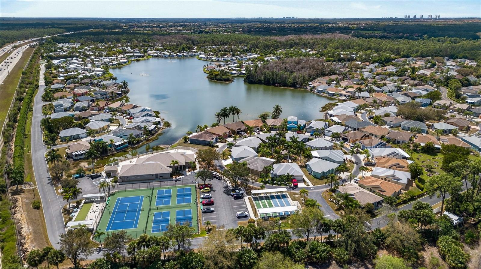 10720 PARROT COVE CIR, ESTERO, FL, 33928