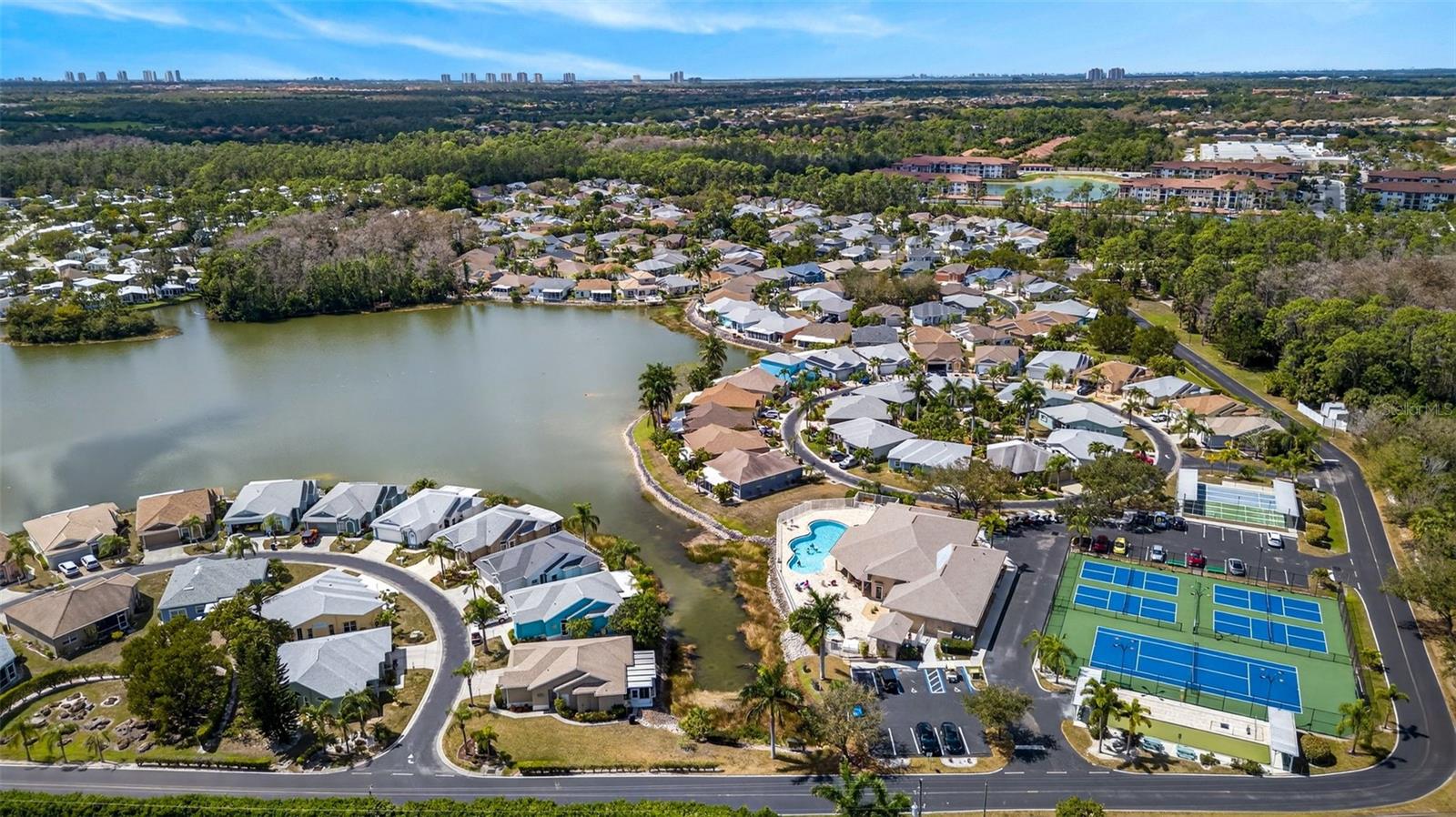 10720 PARROT COVE CIR, ESTERO, FL, 33928