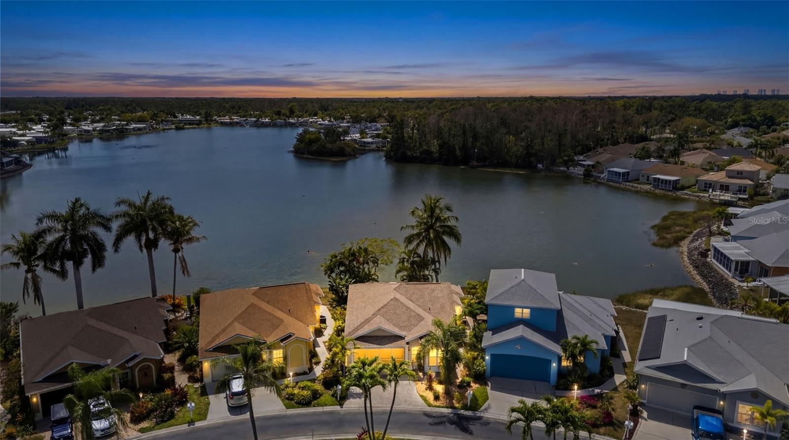 10720 PARROT COVE CIR, ESTERO, FL, 33928