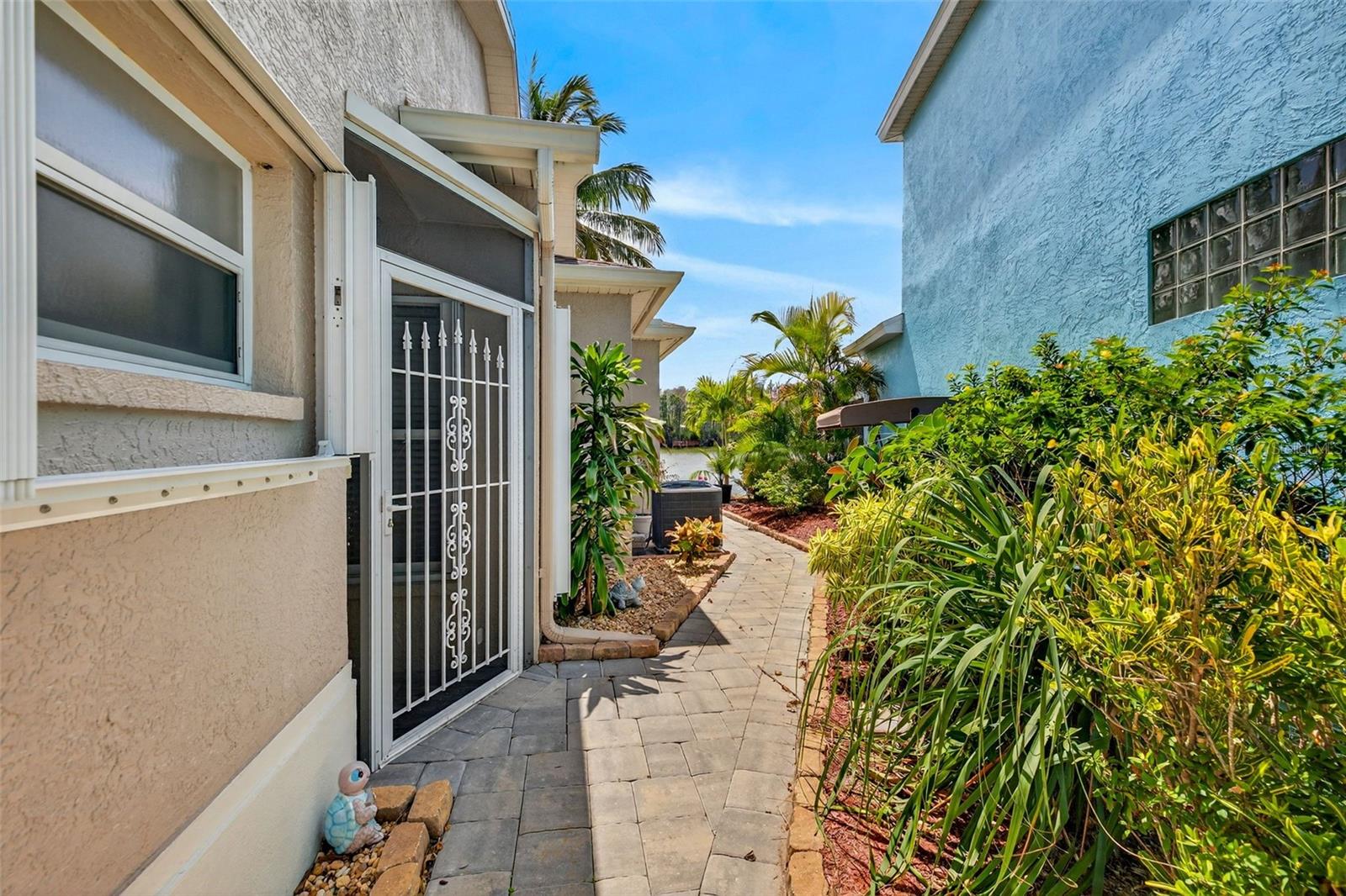 10720 PARROT COVE CIR, ESTERO, FL, 33928