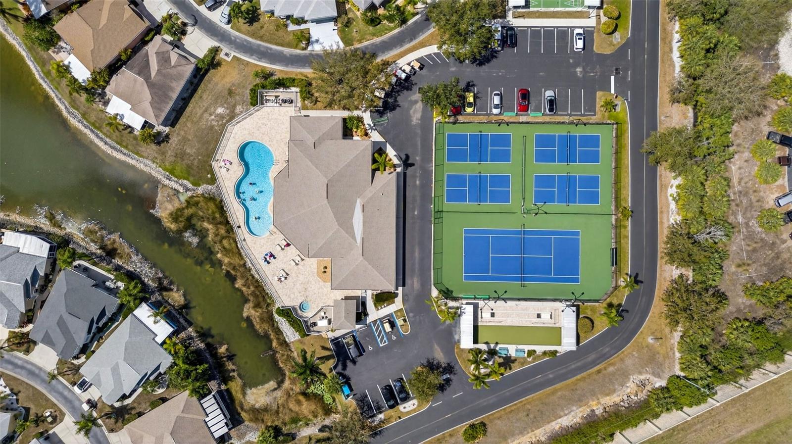 10720 PARROT COVE CIR, ESTERO, FL, 33928
