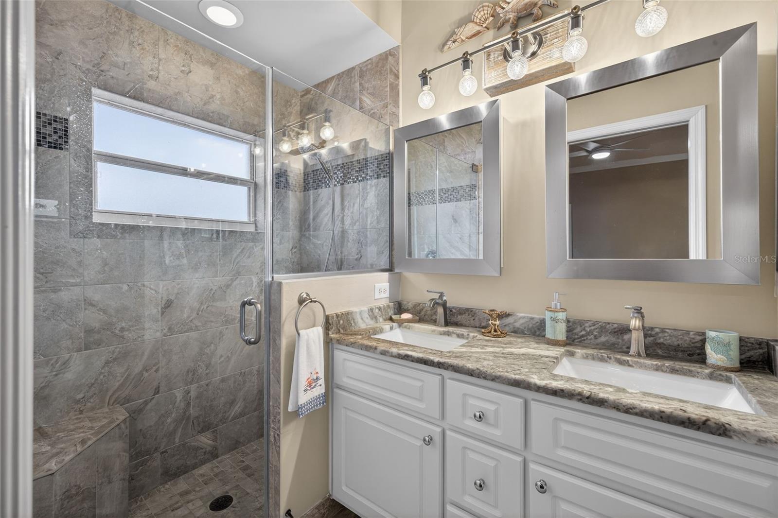 10720 PARROT COVE CIR, ESTERO, FL, 33928