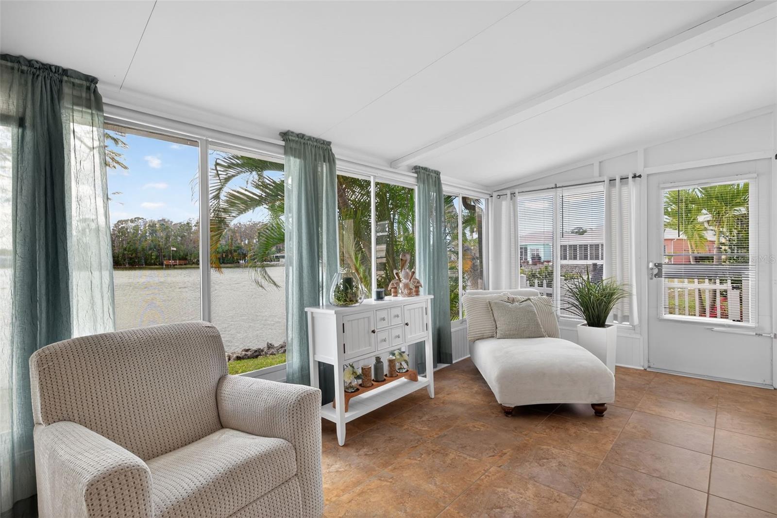 10720 PARROT COVE CIR, ESTERO, FL, 33928