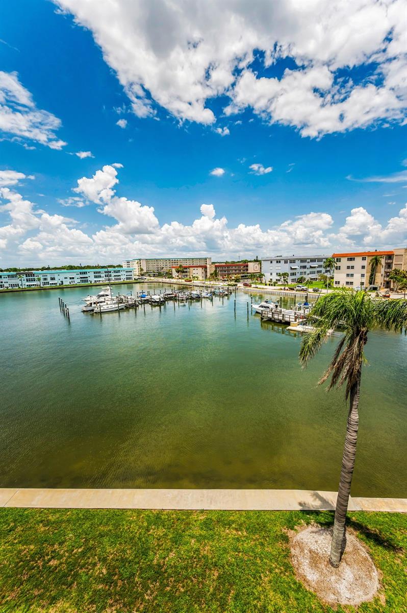 5925 SHORE BLVD S #409, GULFPORT, FL, 33707