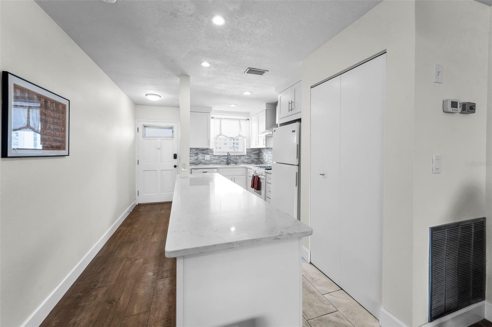 5925 SHORE BLVD S #409, GULFPORT, FL, 33707