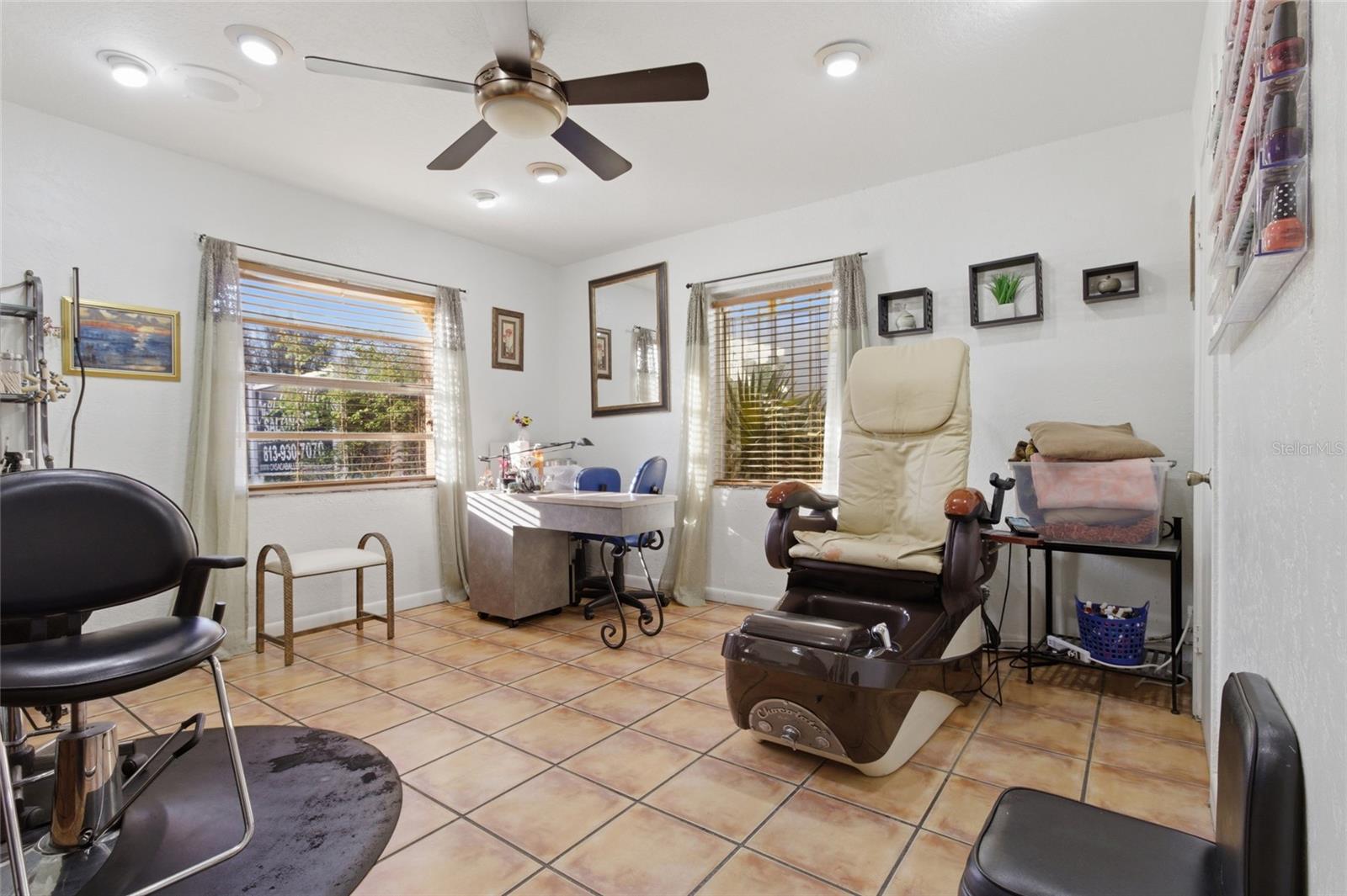 9729 N ARMENIA AVE, TAMPA, FL, 33612