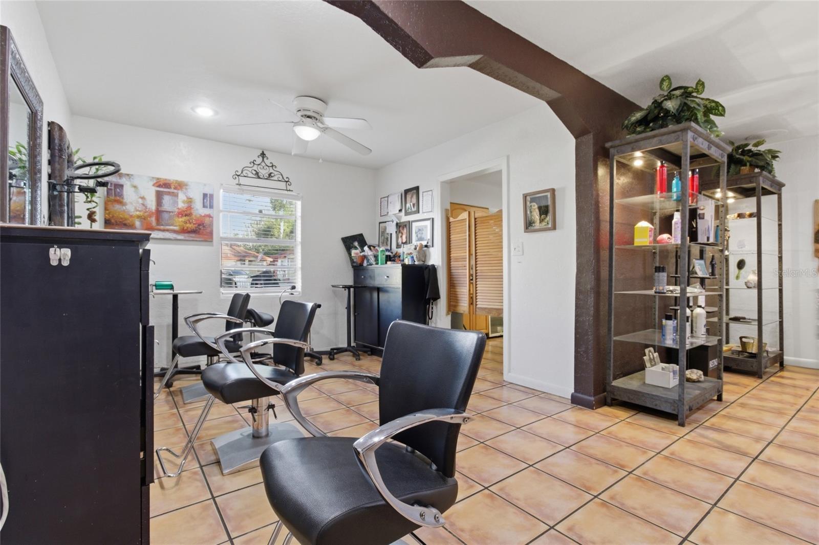 9729 N ARMENIA AVE, TAMPA, FL, 33612