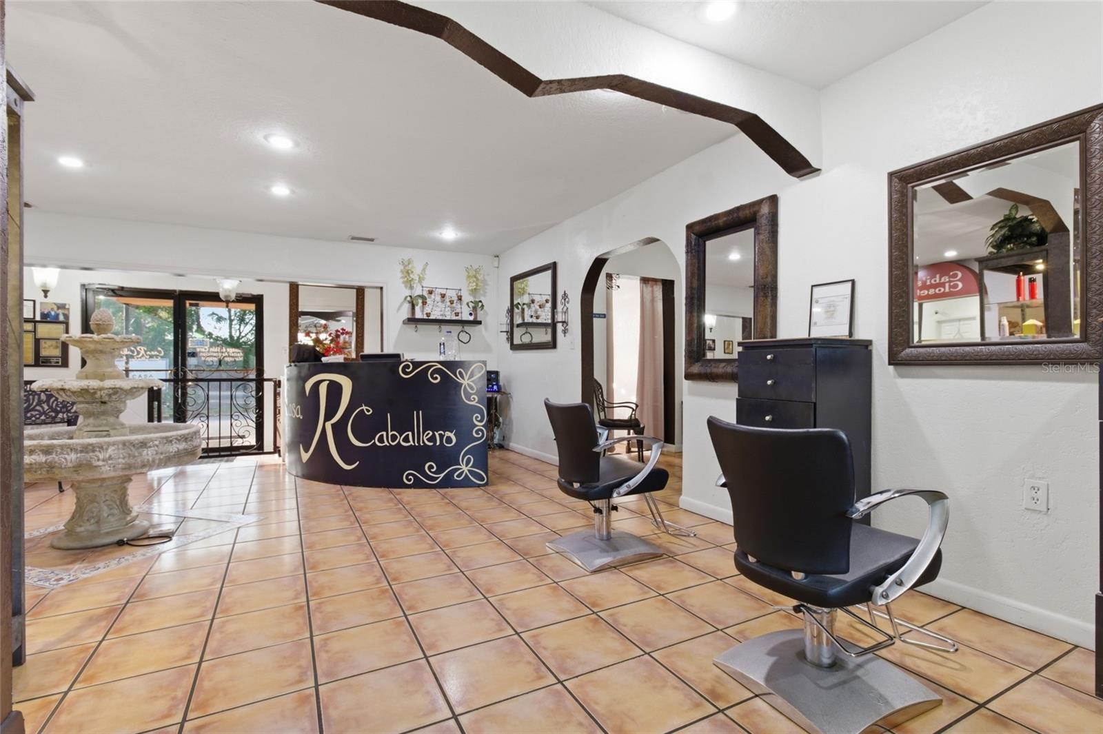 9729 N ARMENIA AVE, TAMPA, FL, 33612