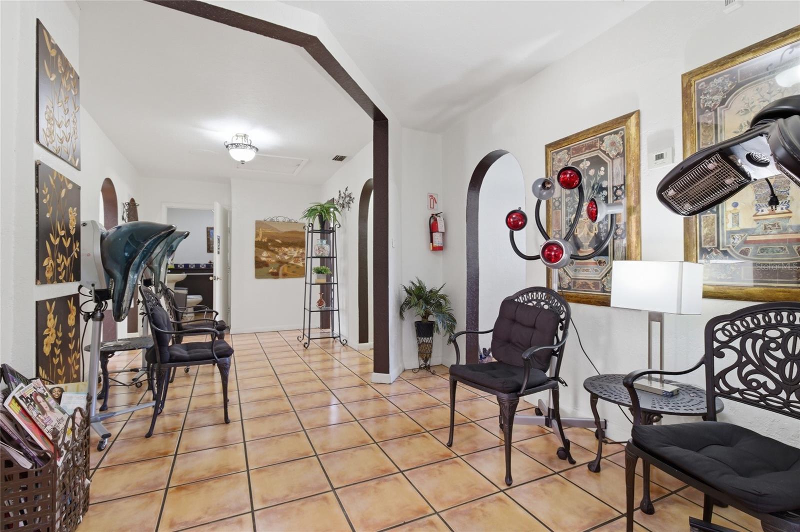 9729 N ARMENIA AVE, TAMPA, FL, 33612